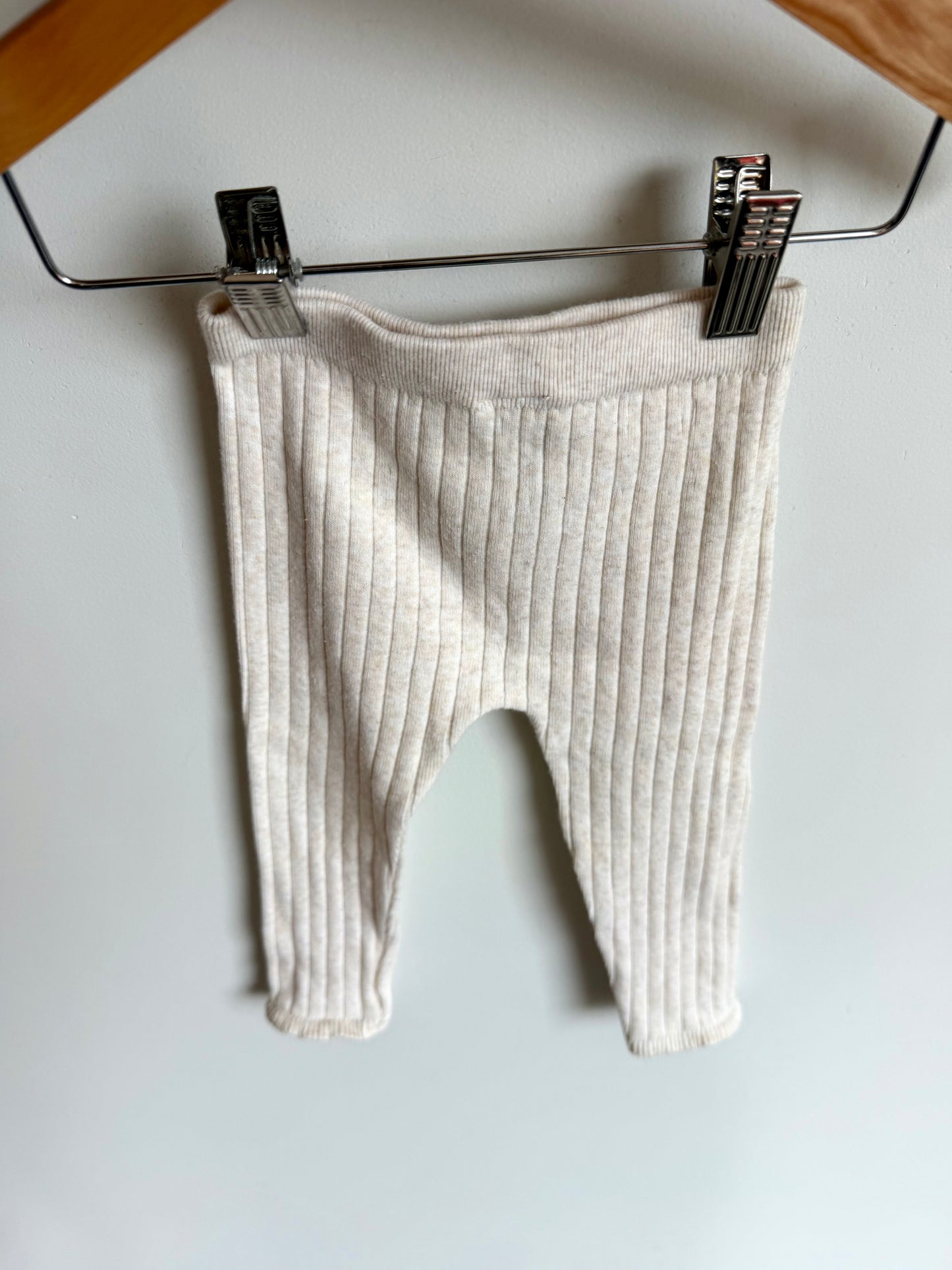 Cream Ribbed Leggings / 6-12m