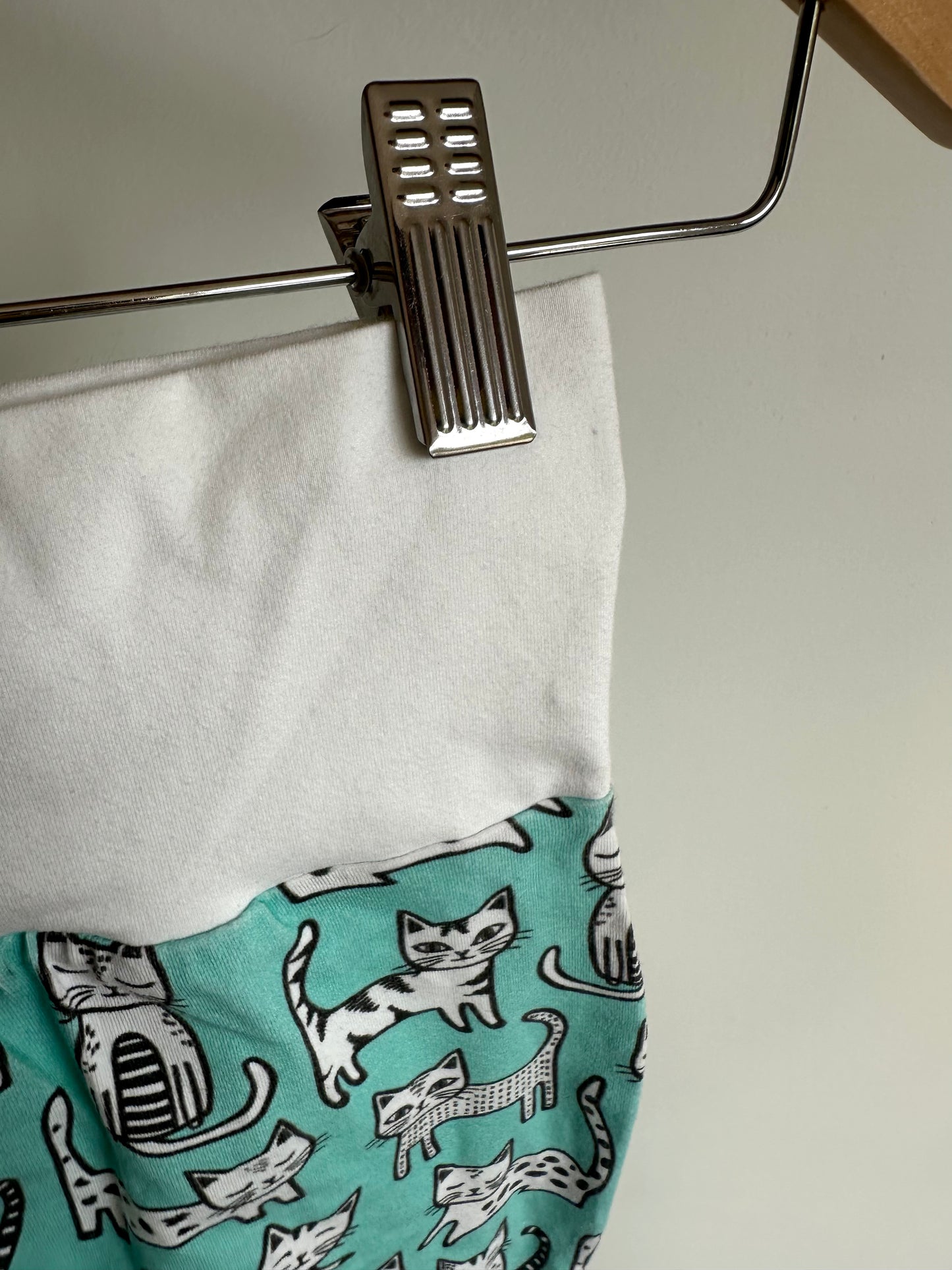 Grow with Me Teal Cat Pants / 0-6m