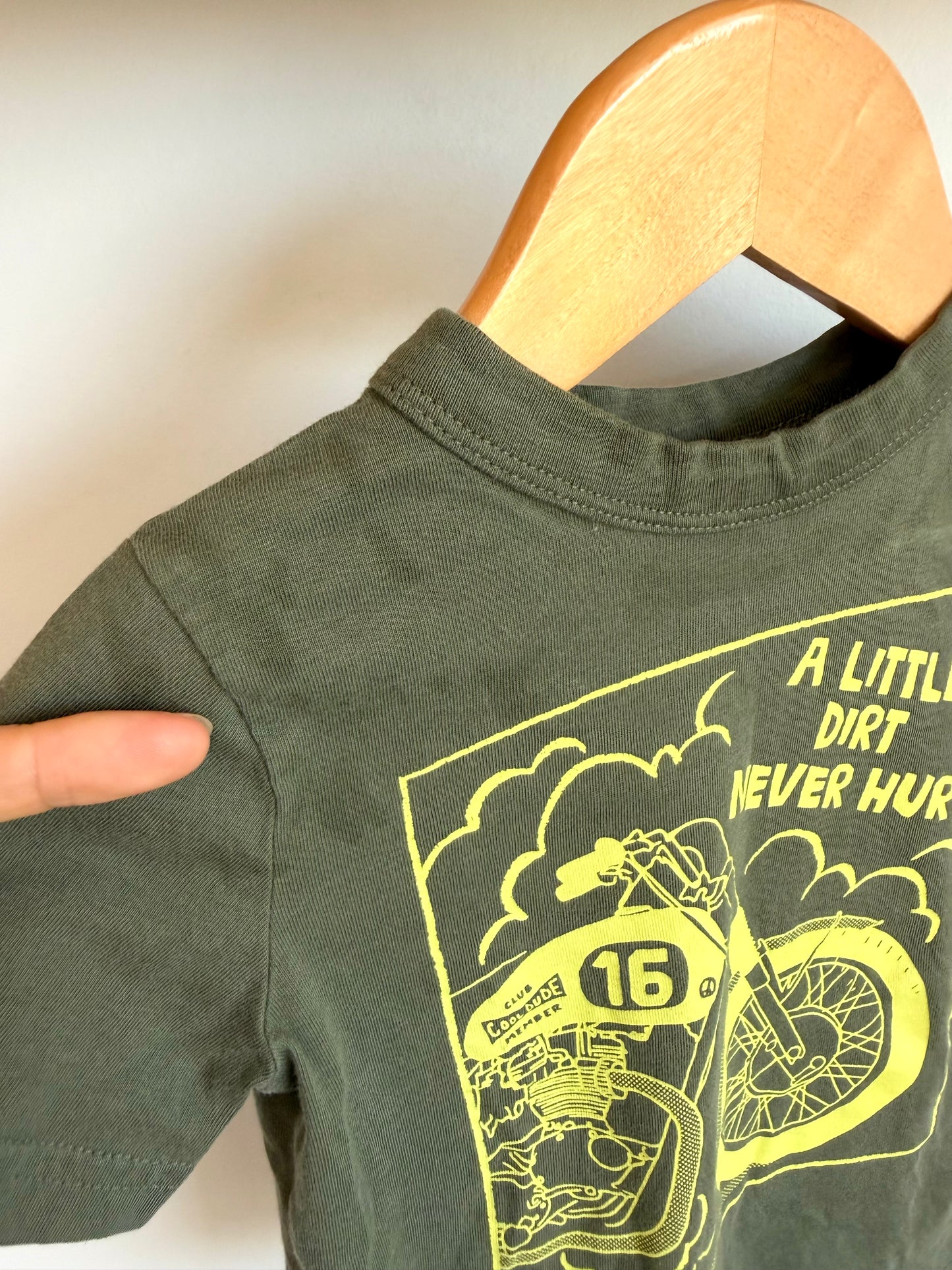 Dirt Never Hurt T-shirt / 2T
