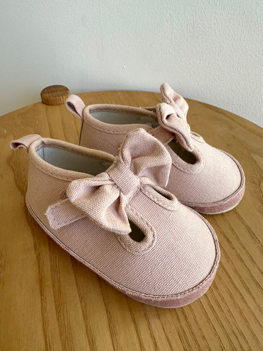 Pink Bow Shoes / Size 3-6m