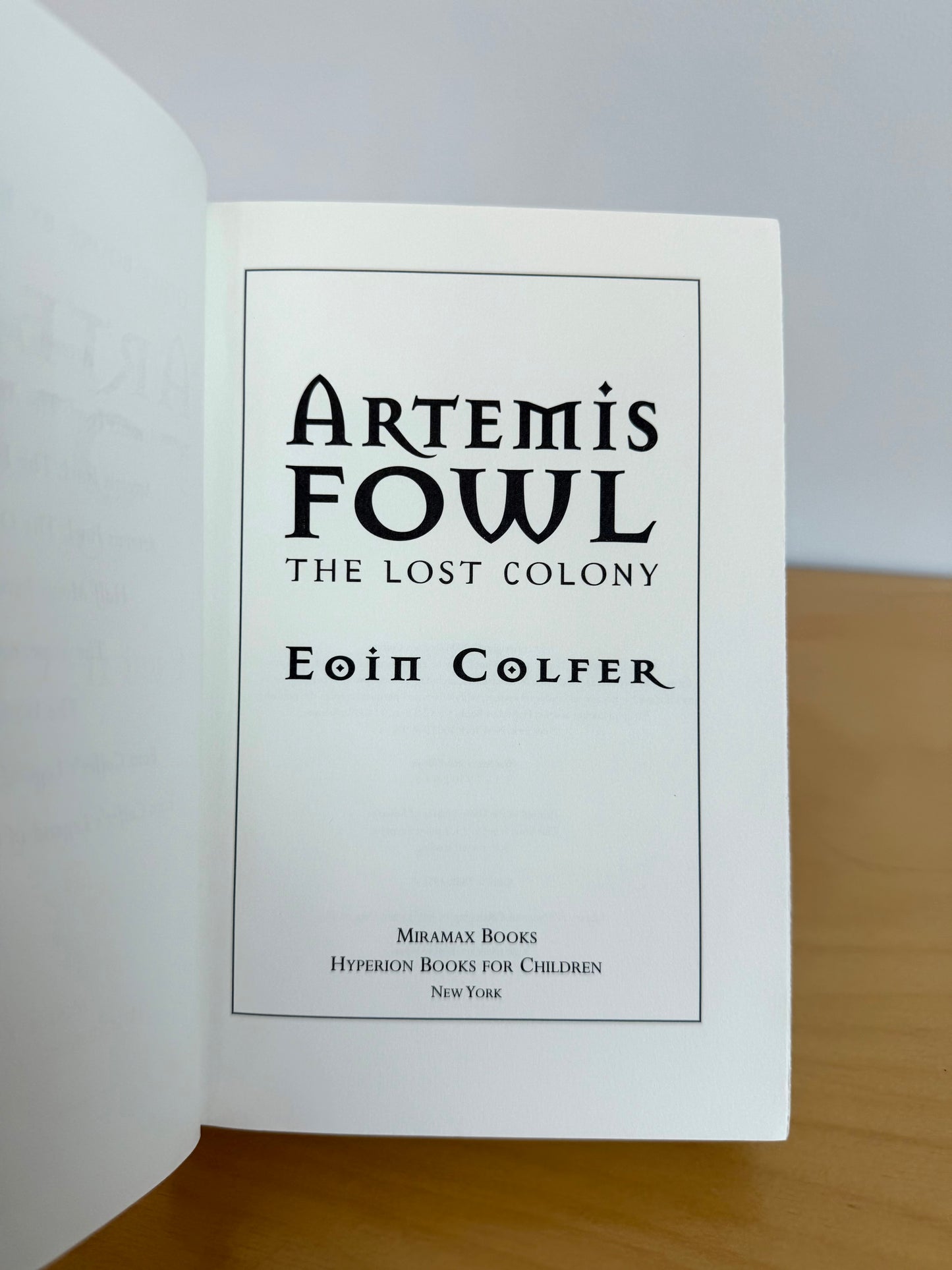 Artemis Fowl: The Lost Colony Book / 10 years and up (No Shipping)