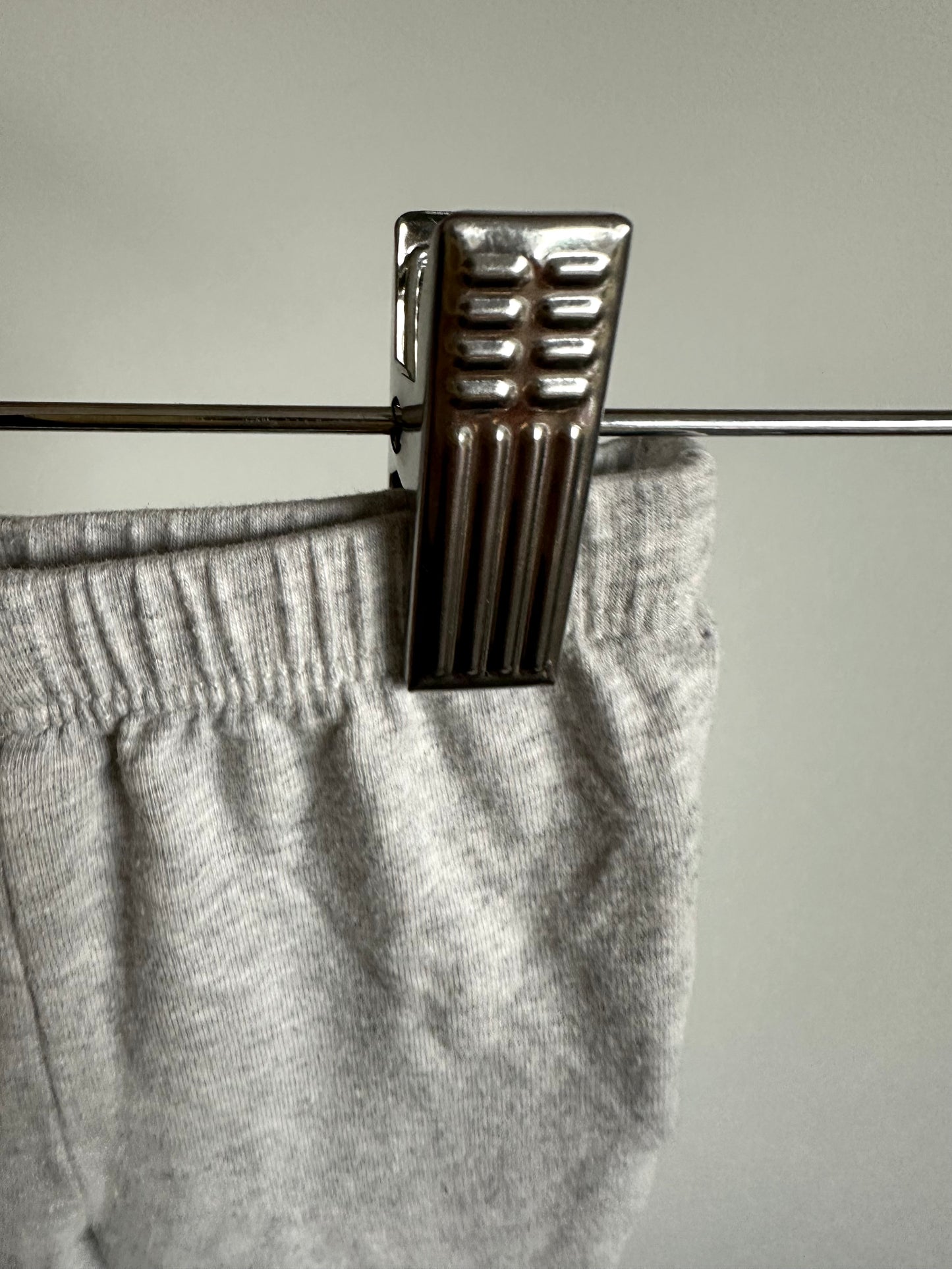 Grey Ruffle Bottom Leggings / 12m