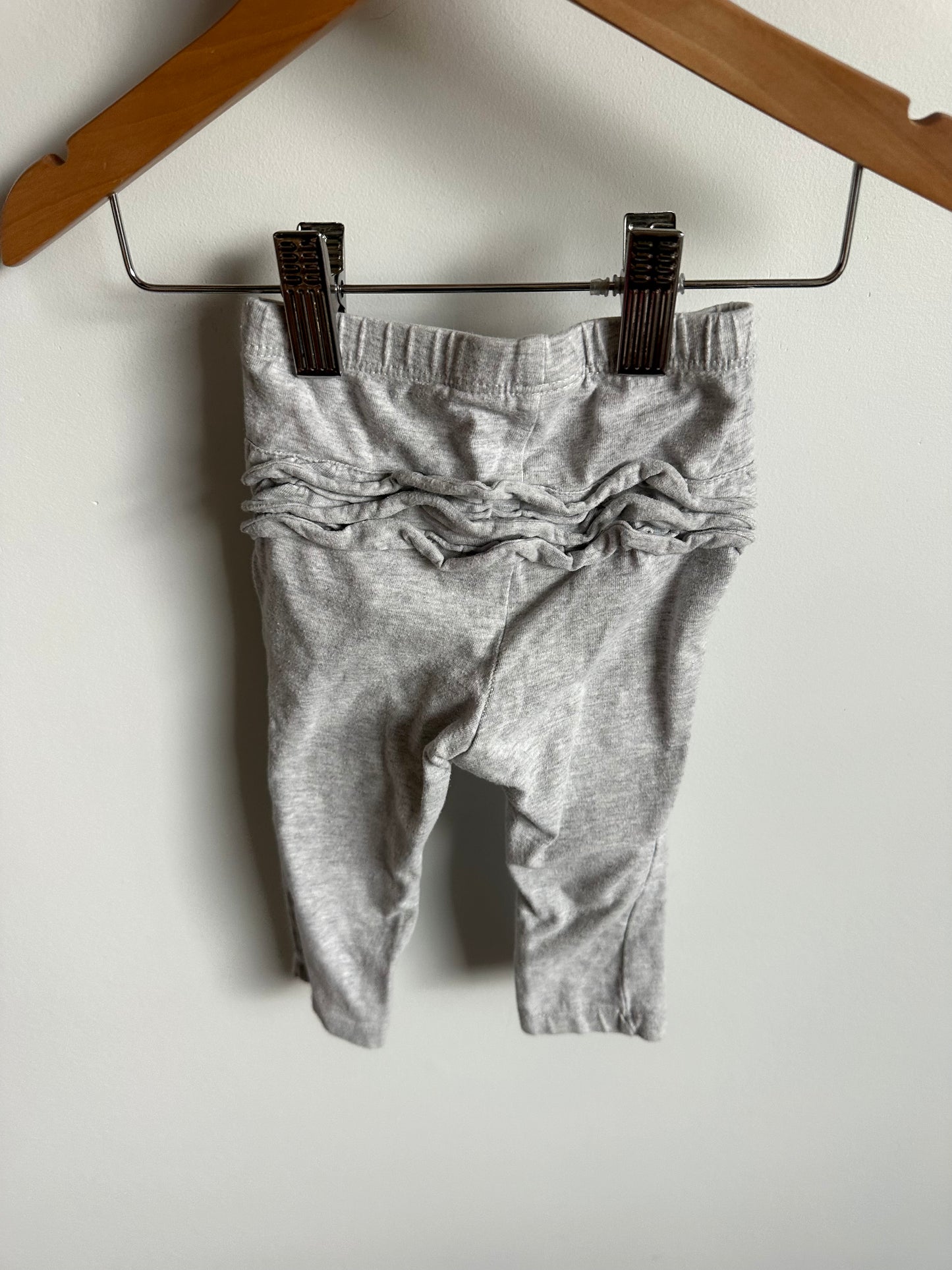 Grey Ruffle Bottom Leggings / 12m