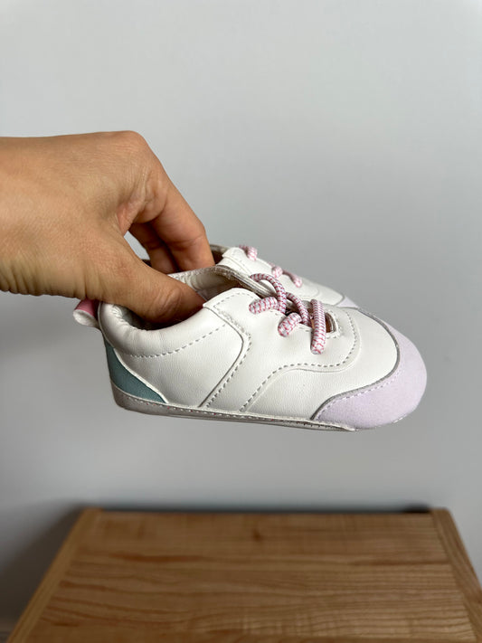 White Shoes with Pastel Colours / 6-9m
