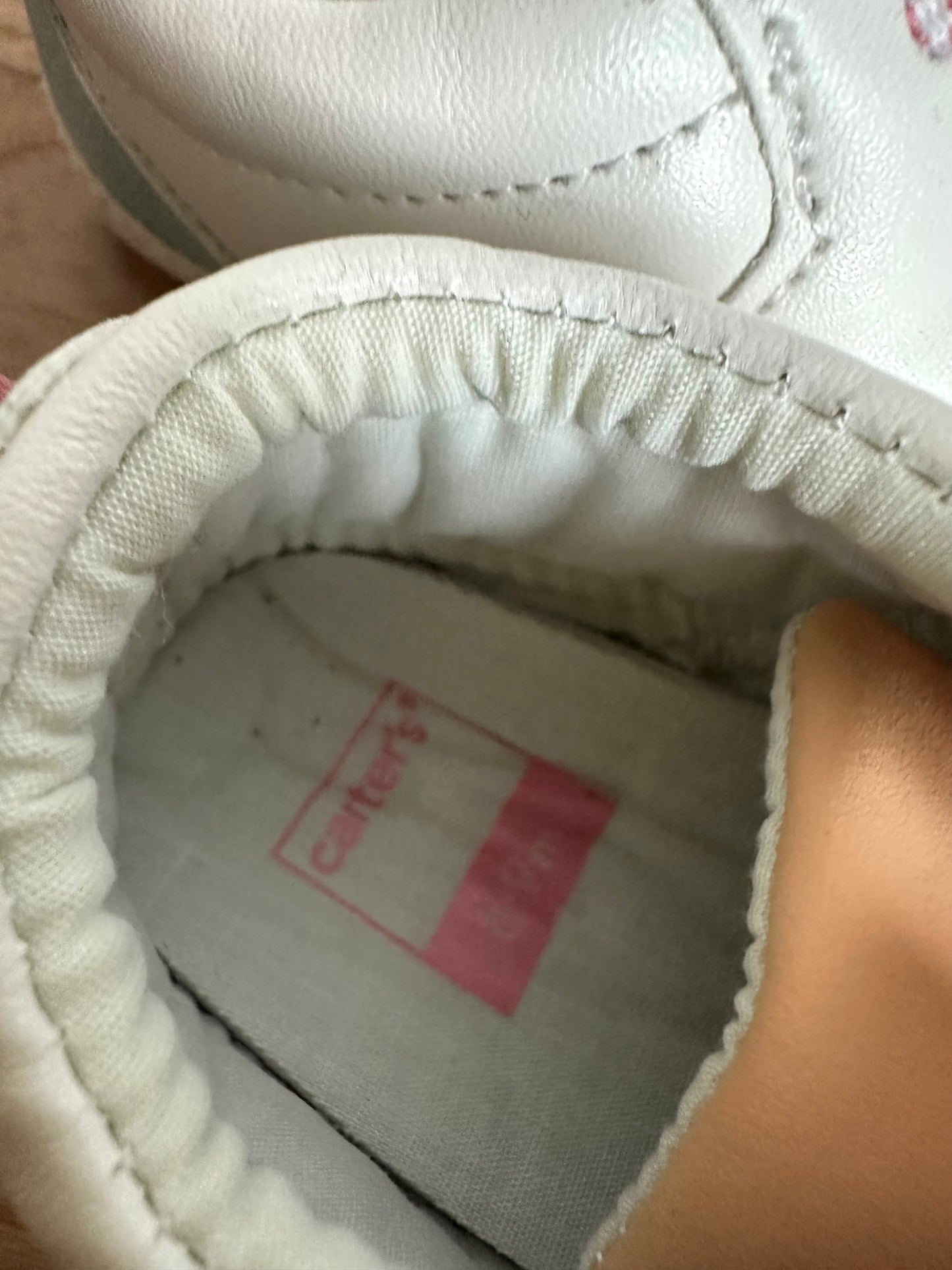 White Shoes with Pastel Colours / 6-9m