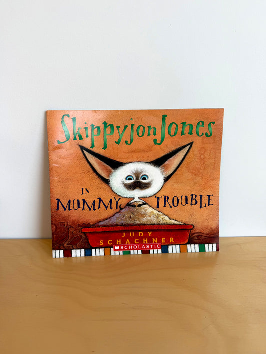 In Mummy Trouble Book / 3-5 years