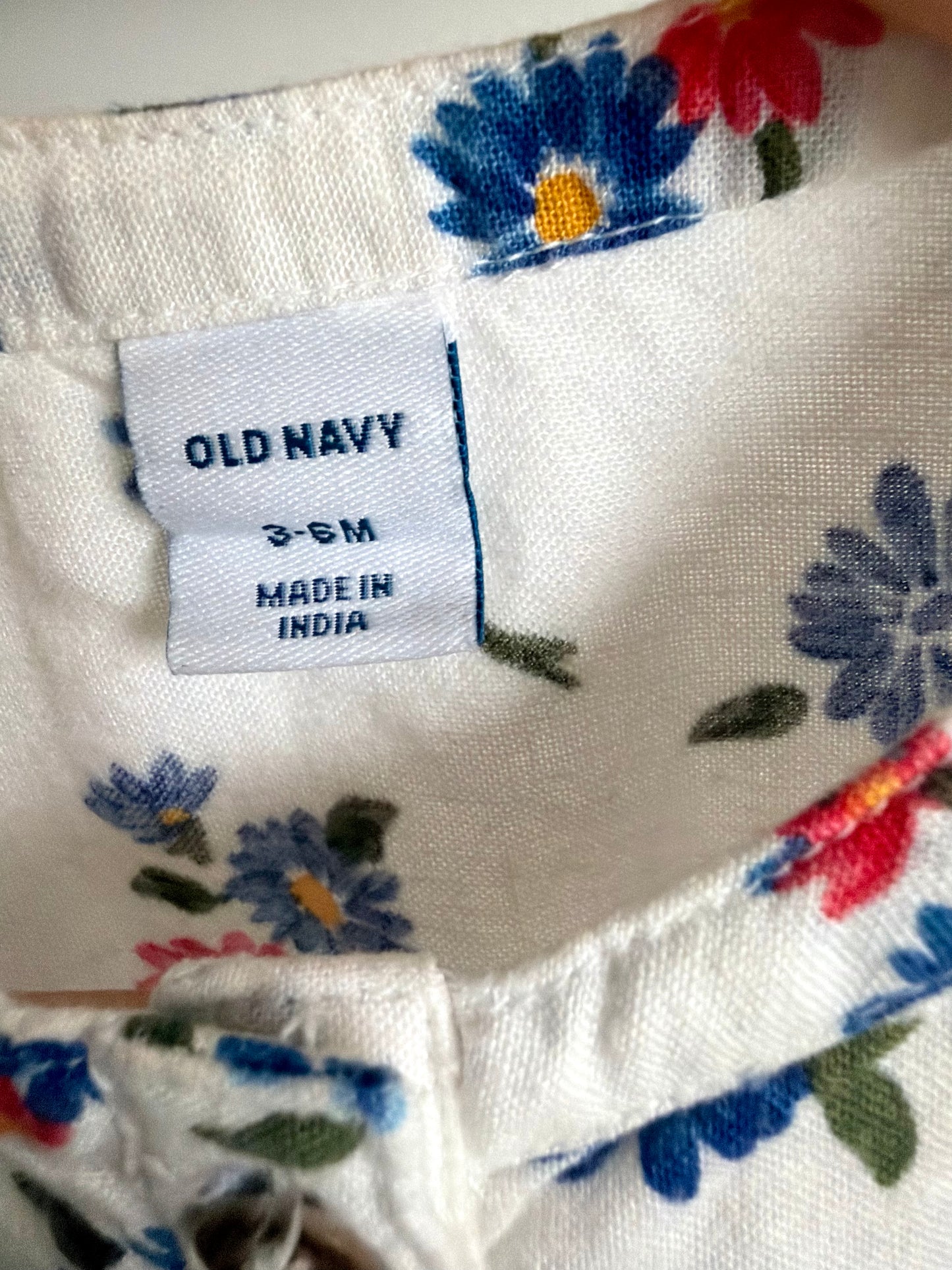 White Floral Button Jumpsuit / 3-6m