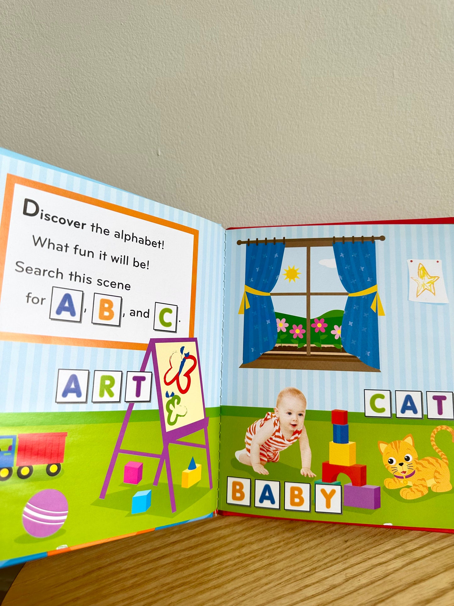 Alphabet Discovery Book / 1-4 years