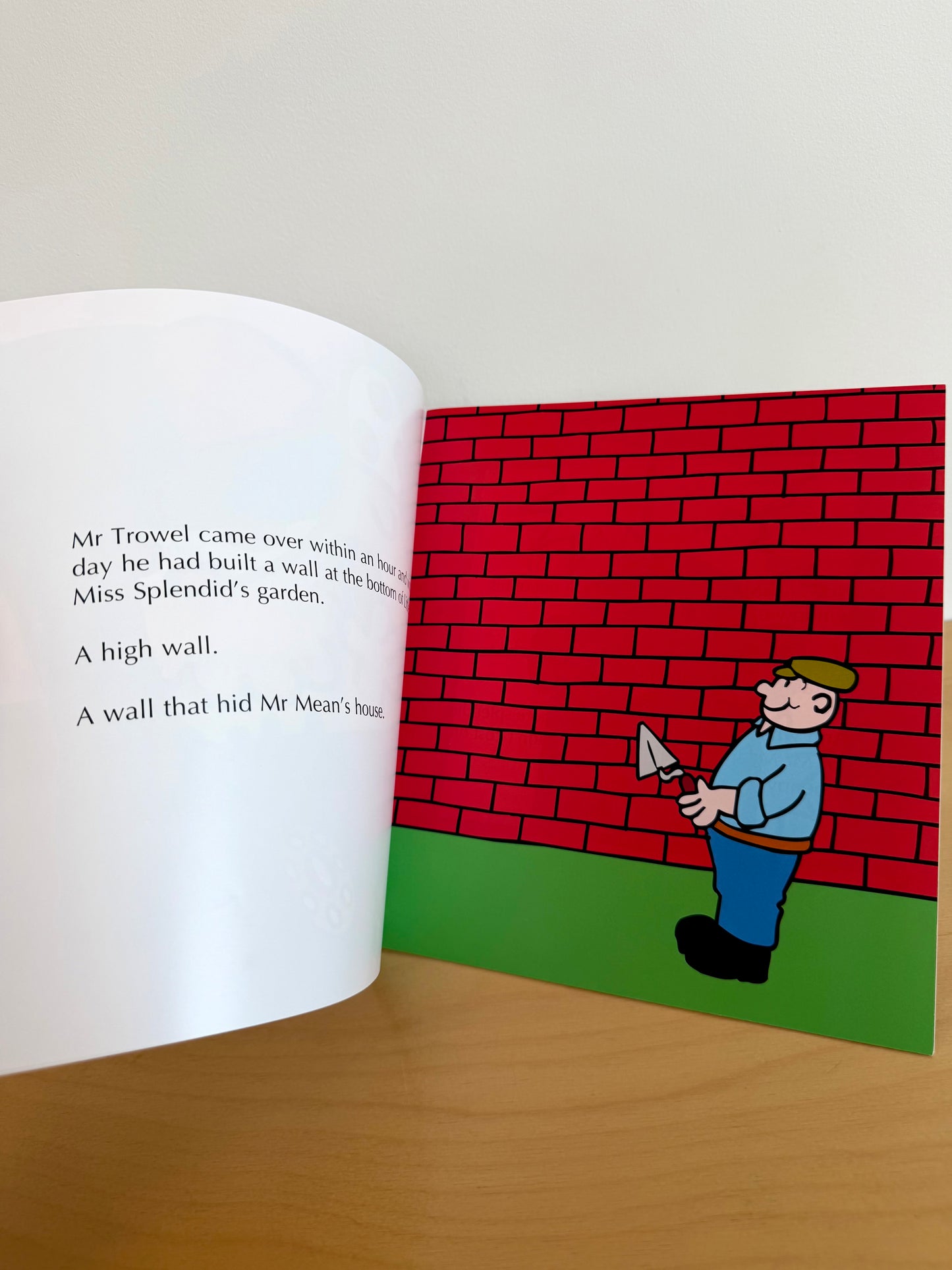 Little Miss Splendid Book / 3-7 years