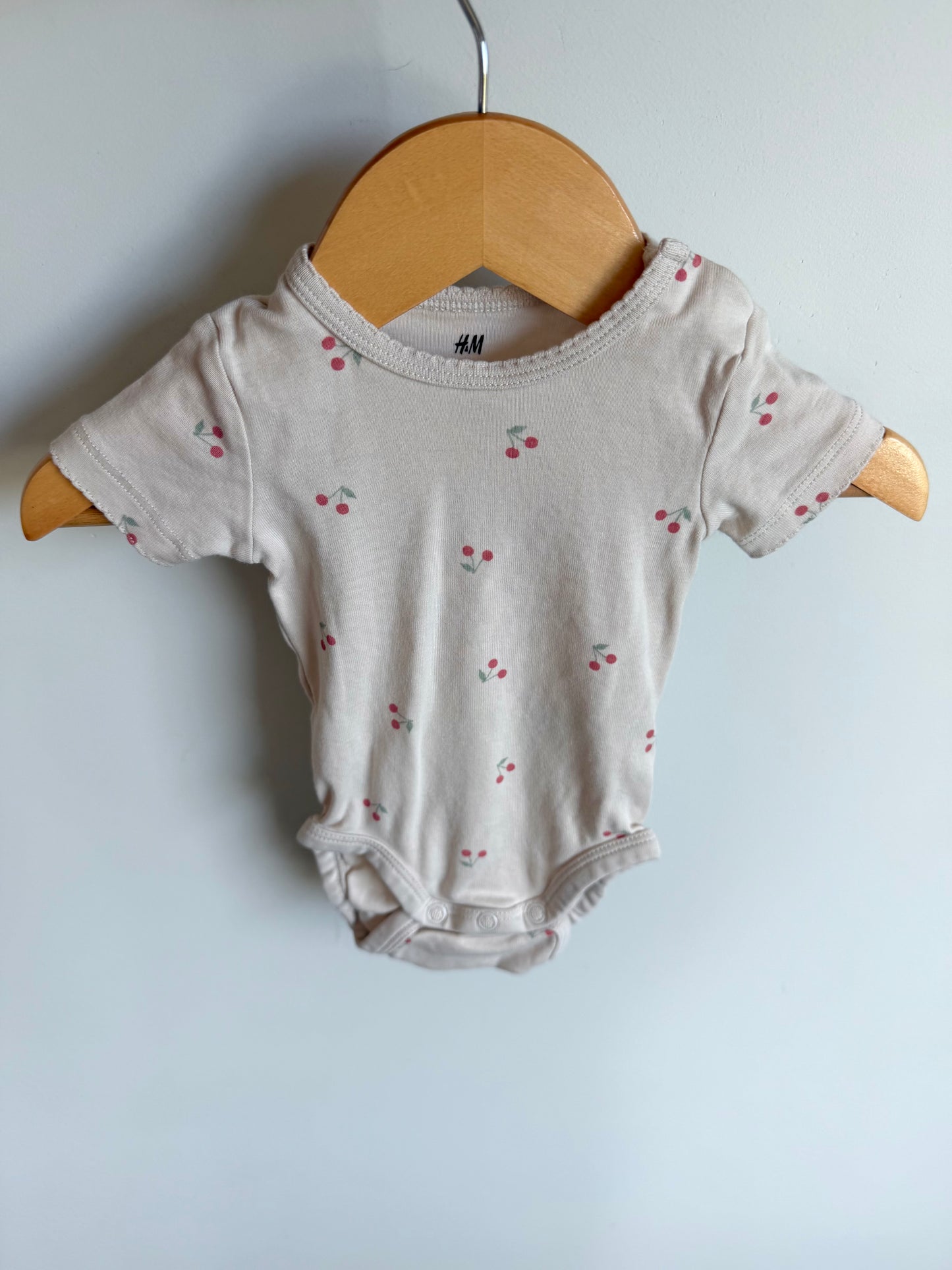 Cherry T-Shirt Bodysuit / 2-4m