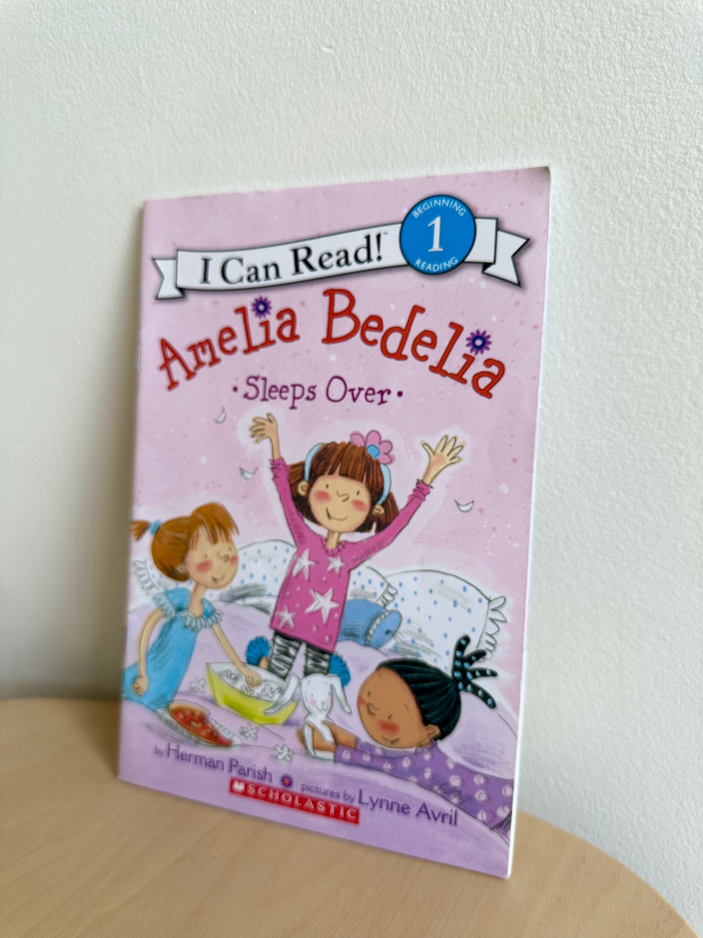 Amelia Bedelia - Sleeps Over (Level 1) Softcover Book / 2-5 years