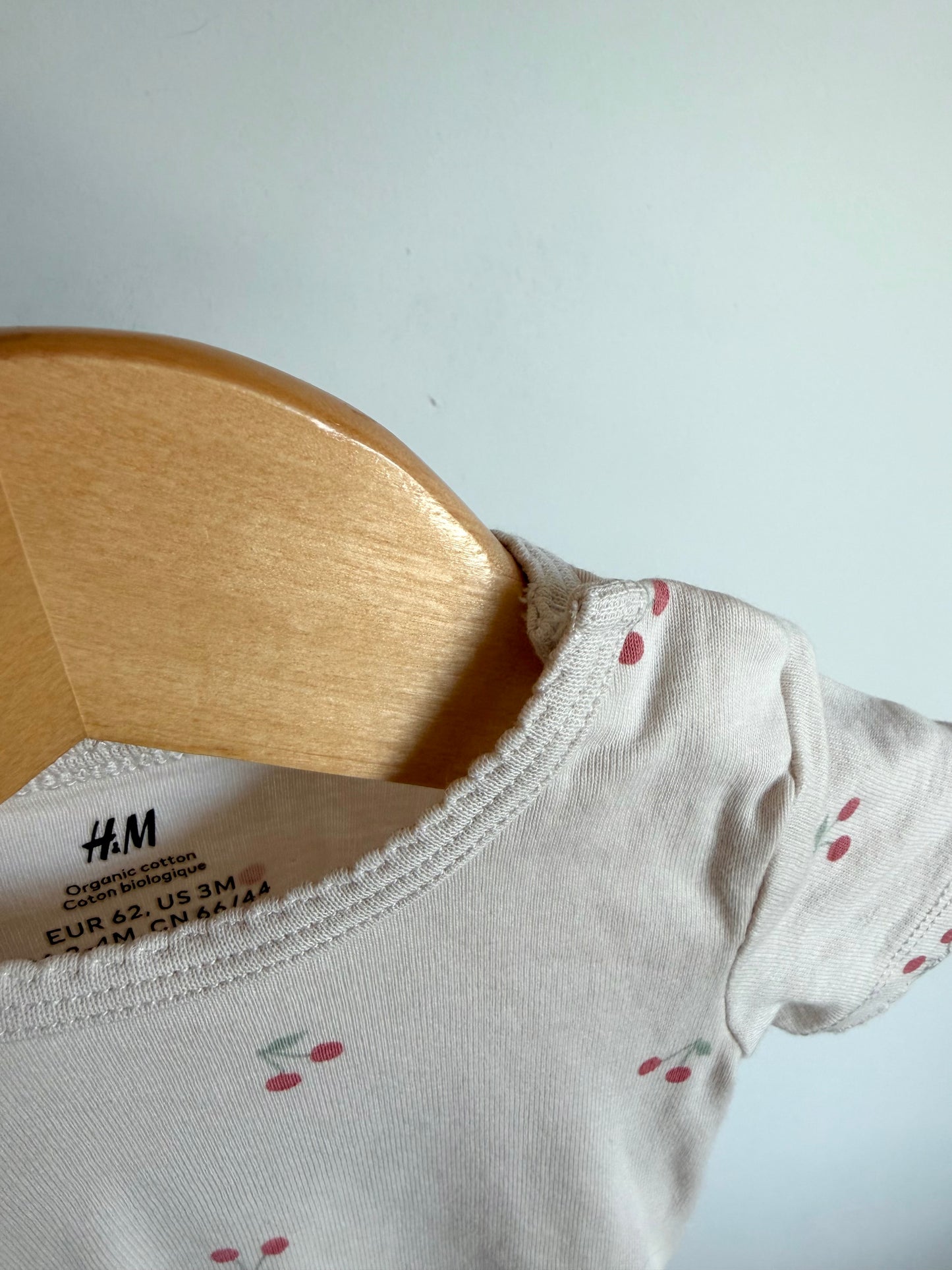 Cherry T-Shirt Bodysuit / 2-4m