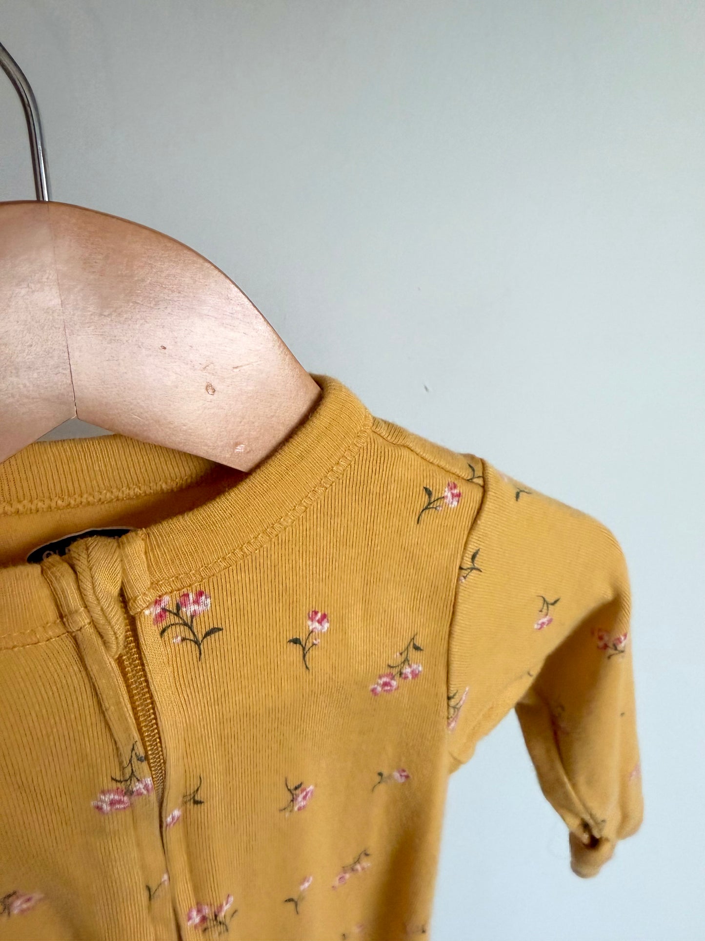 Yellow Floral Footed Sleeper / 3-6m