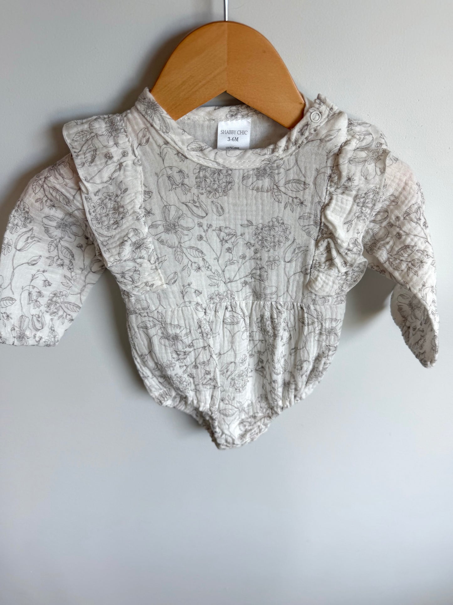 Outline Floral Ruffle Sleeve Bodysuit / 3-6m