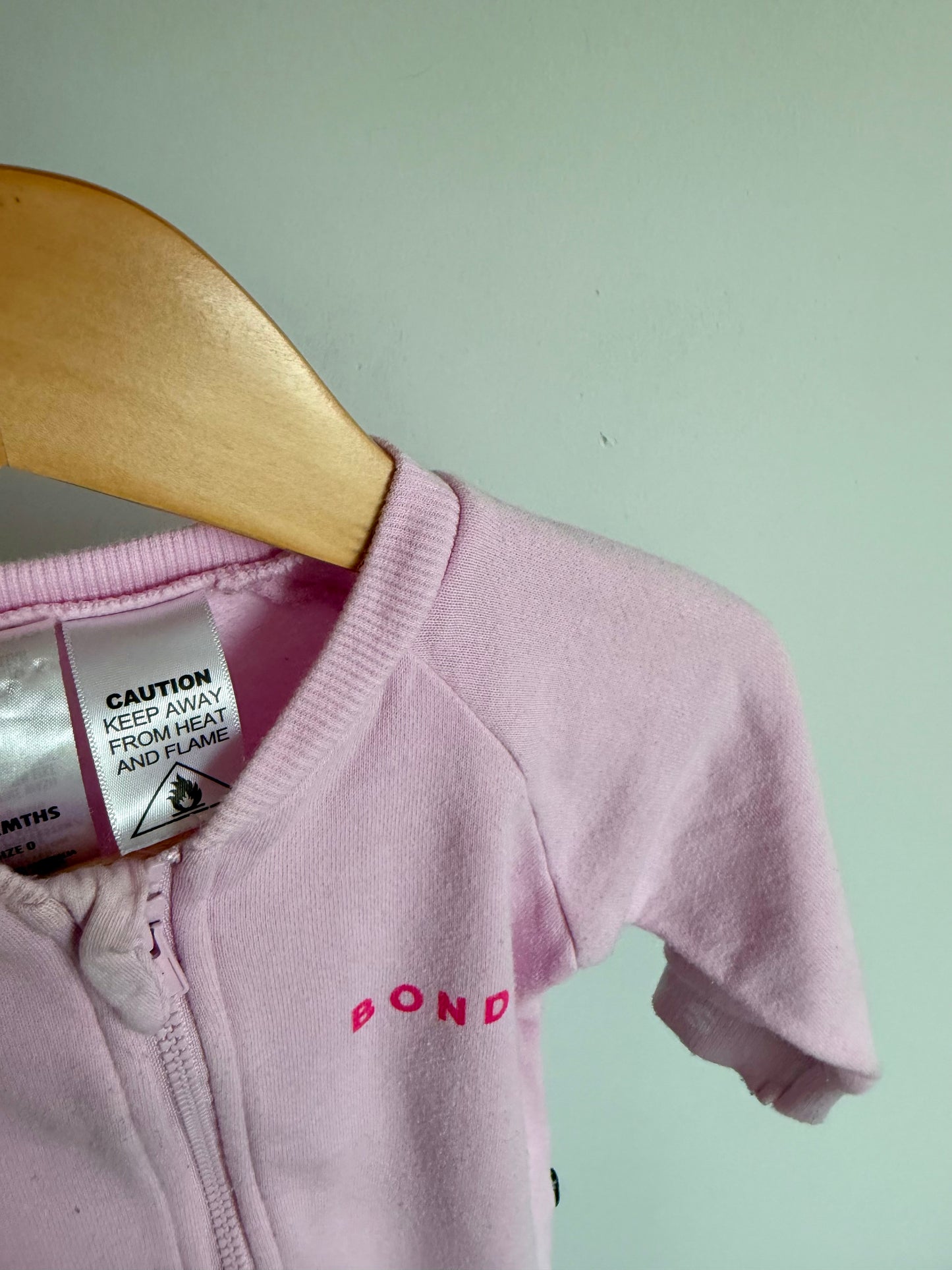 Bonds Pink Jumpsuit or Sleeper / 6-12m