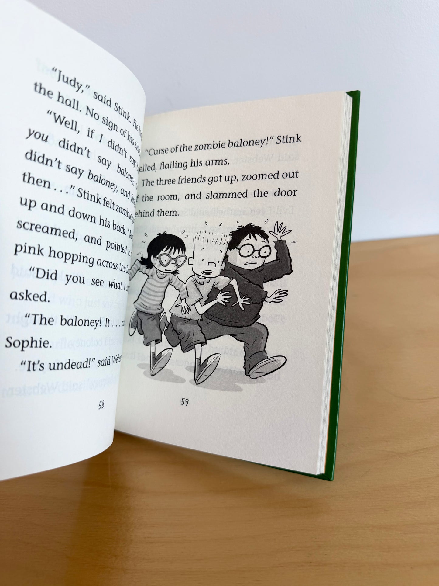Stink and the Midnight Zombie Walk Book / 6-9 years