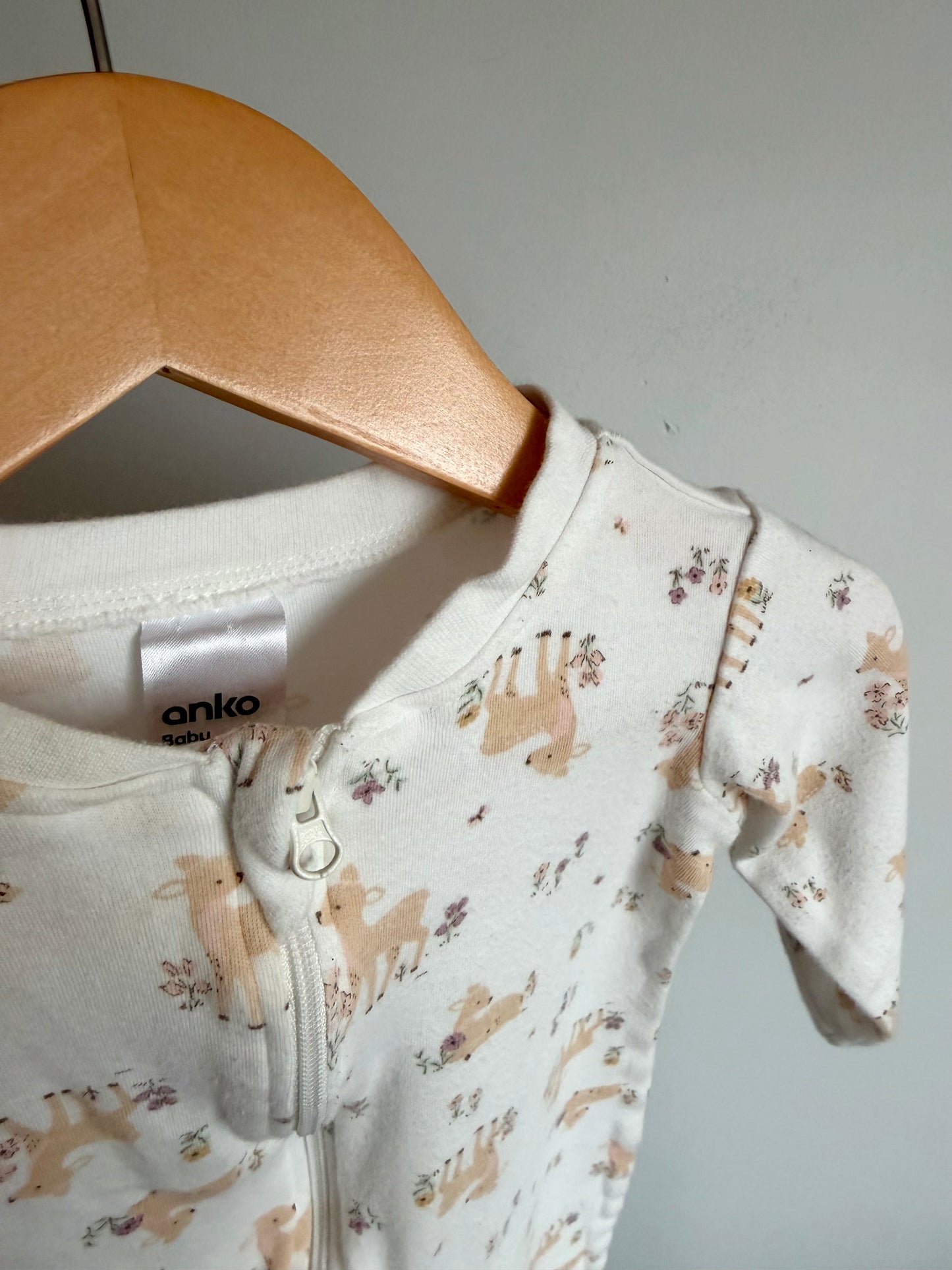 White Fawn Footed Sleeper / 6-12m