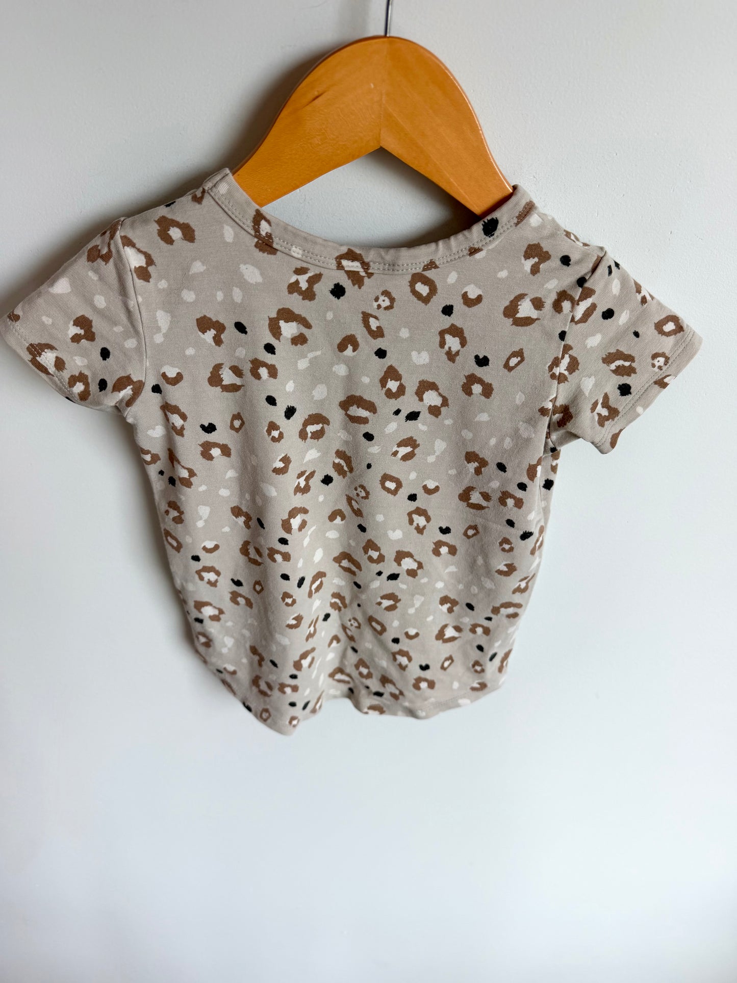 Jax + Lennon Bamboo Grey Animal Print T-shirt / 18-24m