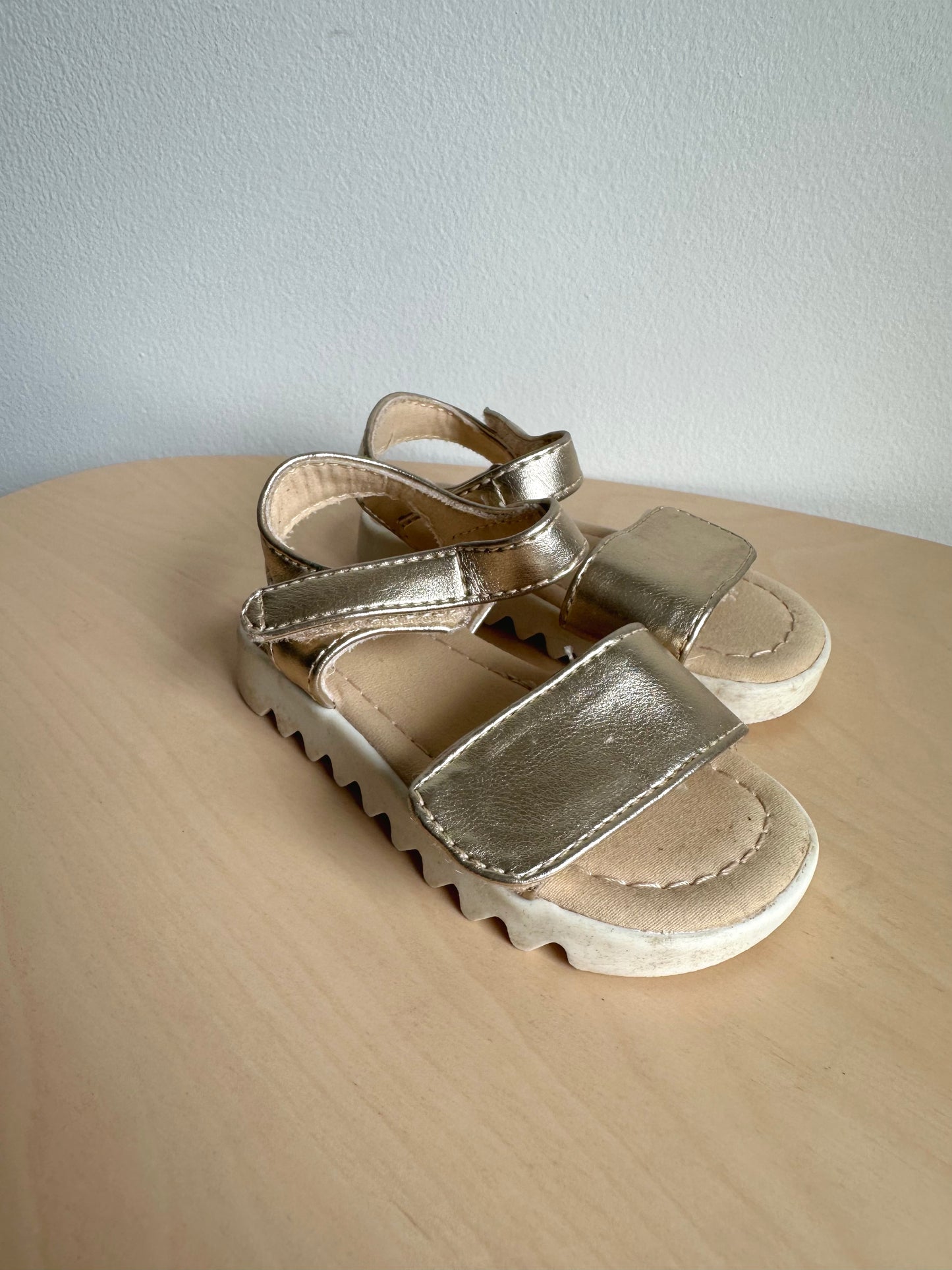 H&M Gold Strap Sandals / Size 2.5-3 Toddler Footwear