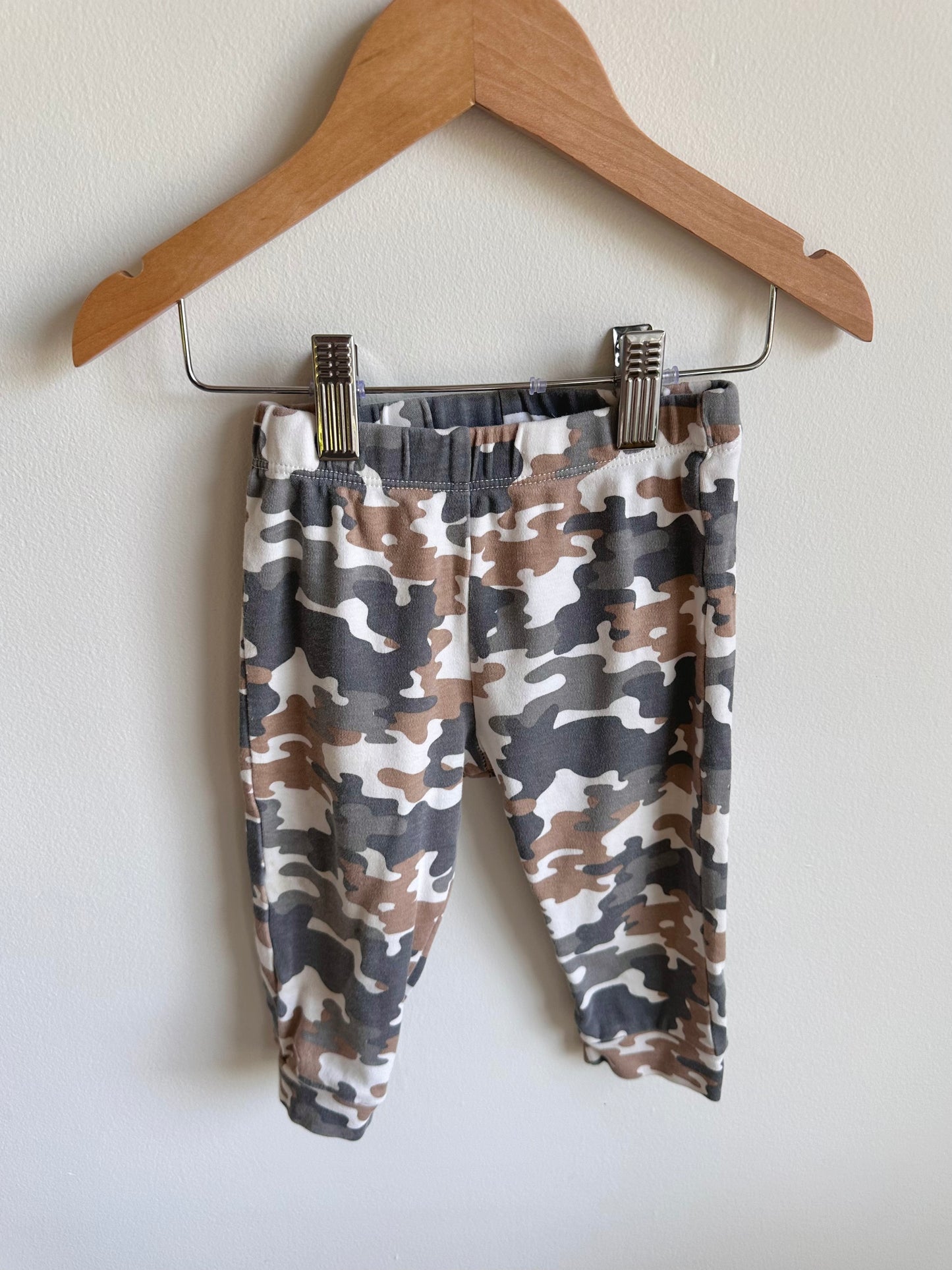 Camo Sweat Pants / 18m