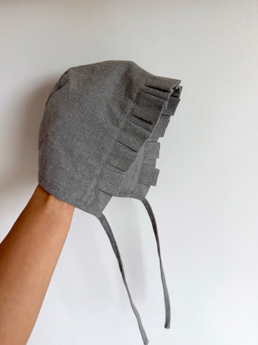 Grey Bonnet Hat / 24m