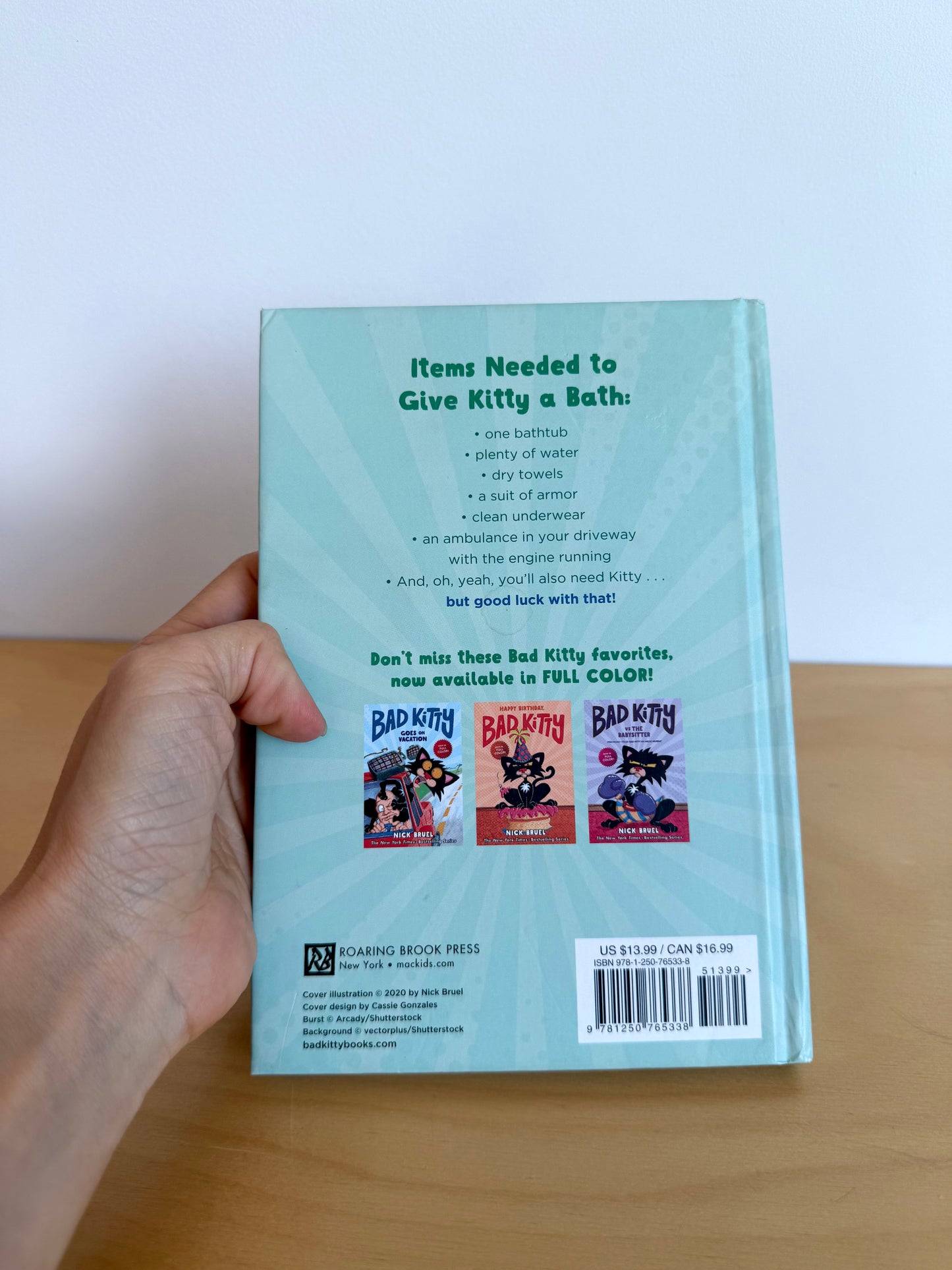 Bad Kitty Gets a Bath Book / 7-10 years (No Shipping)