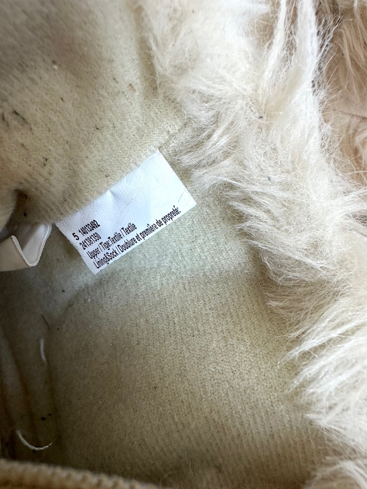 Cream Fuzzy Boots / Size 5 Toddler