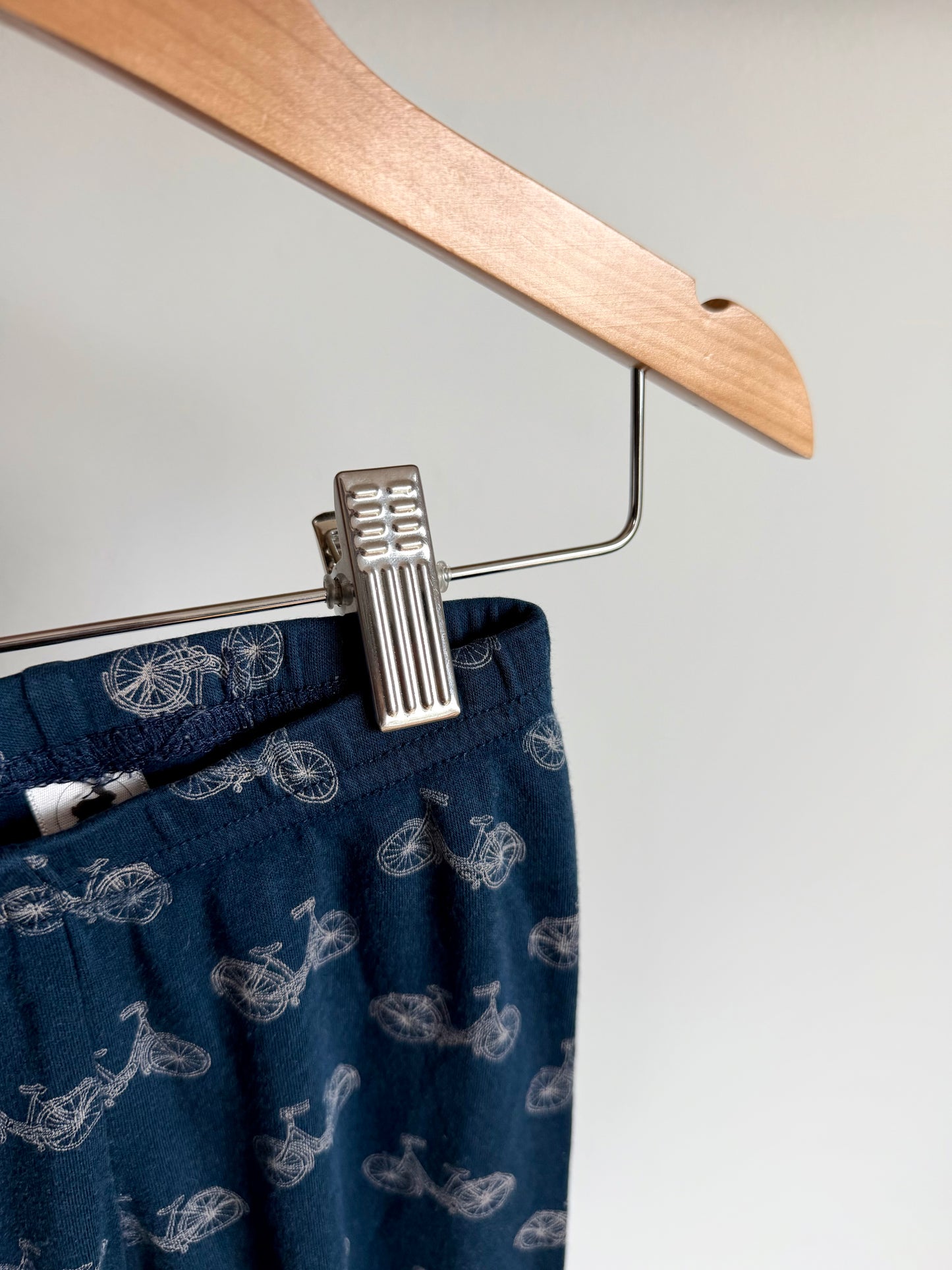 Little & Lively Navy Bike Leggings / 18-24m