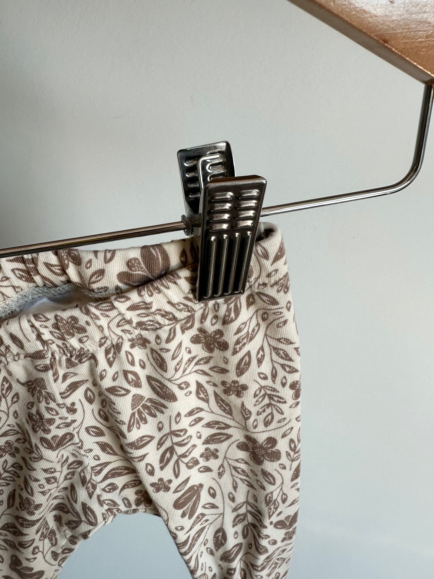 Jax + Lennon Neutral Floral Bamboo Leggings / 0m