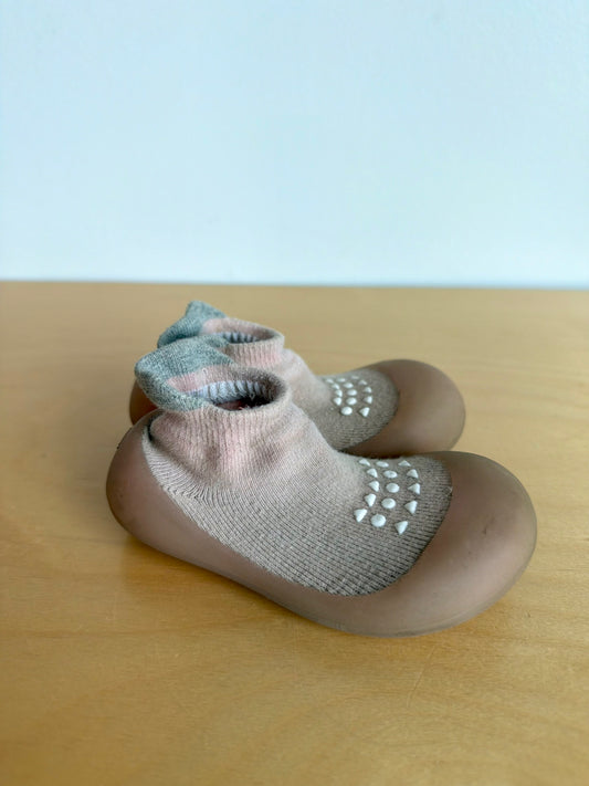 Pink Sock Shoes / Size 5-6 Toddler