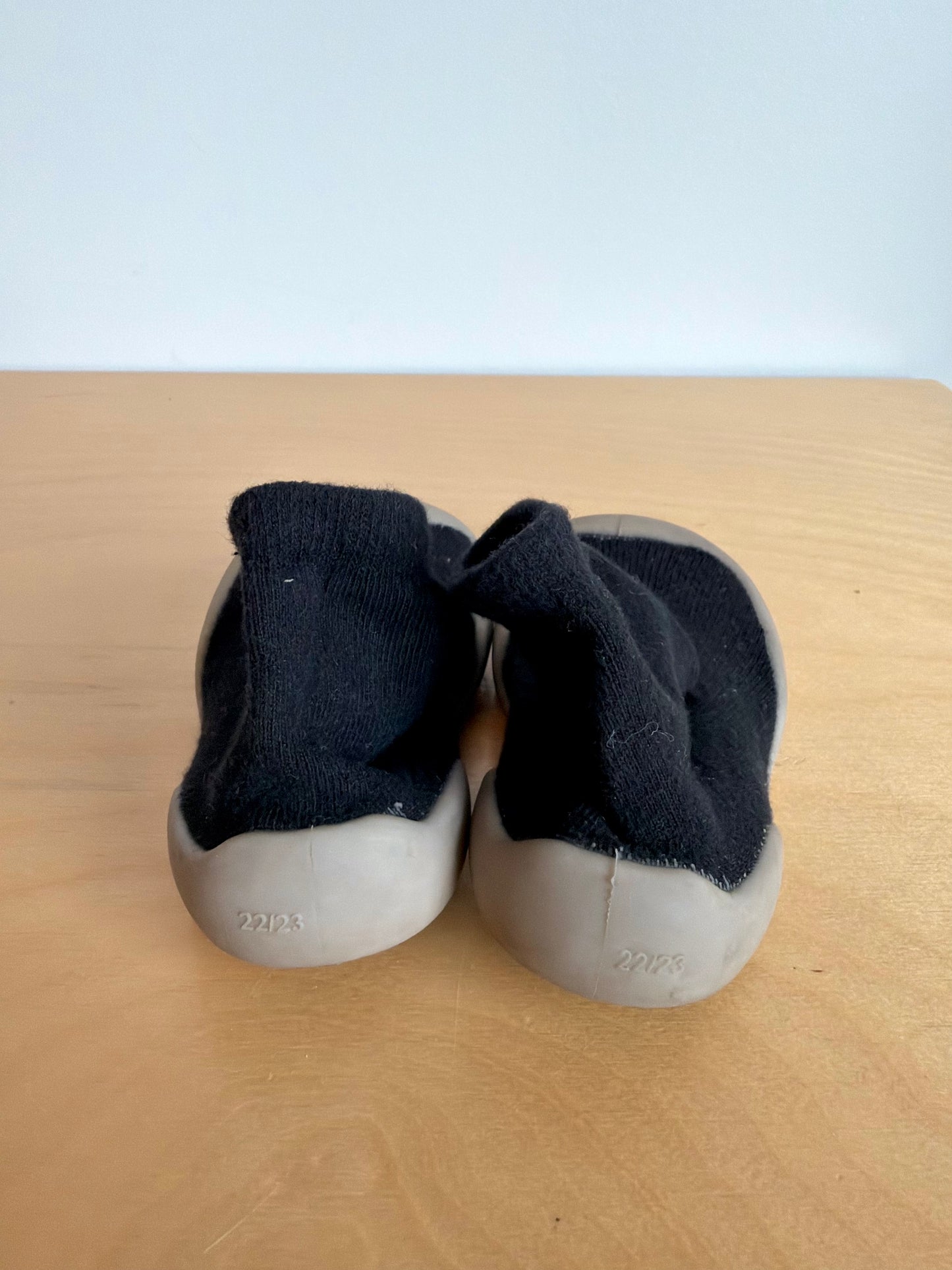 Black Sock Shoes / Size 6 Toddler