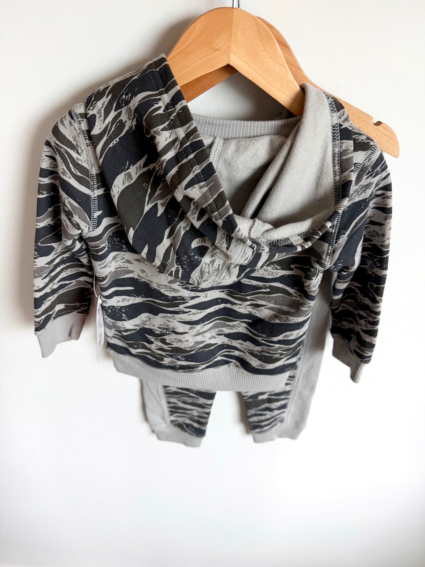 Grey Waves Top + Sweatpants / 2T