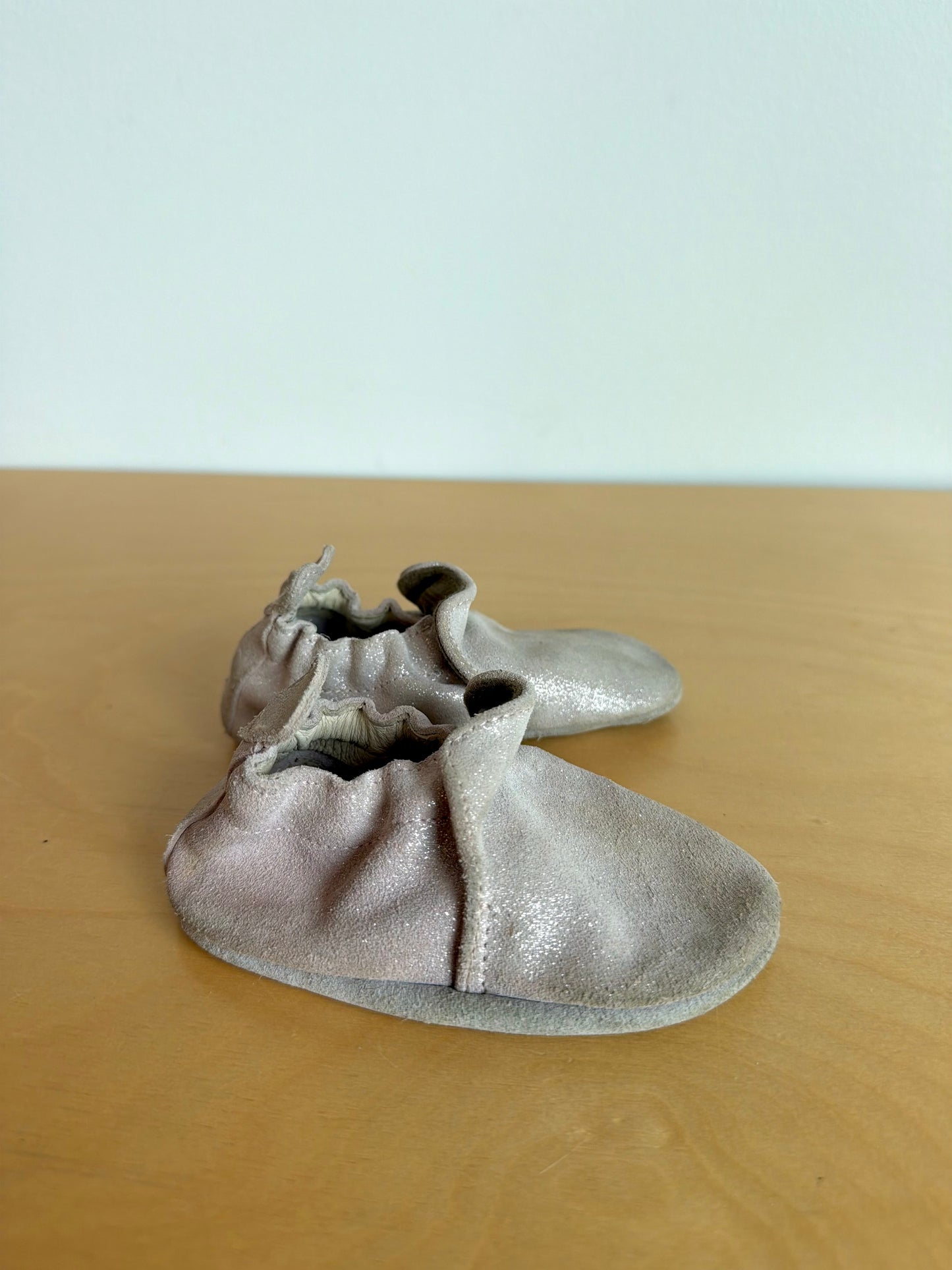 Robeez Pink Shiny Soft Sole Shoes / 12-18m