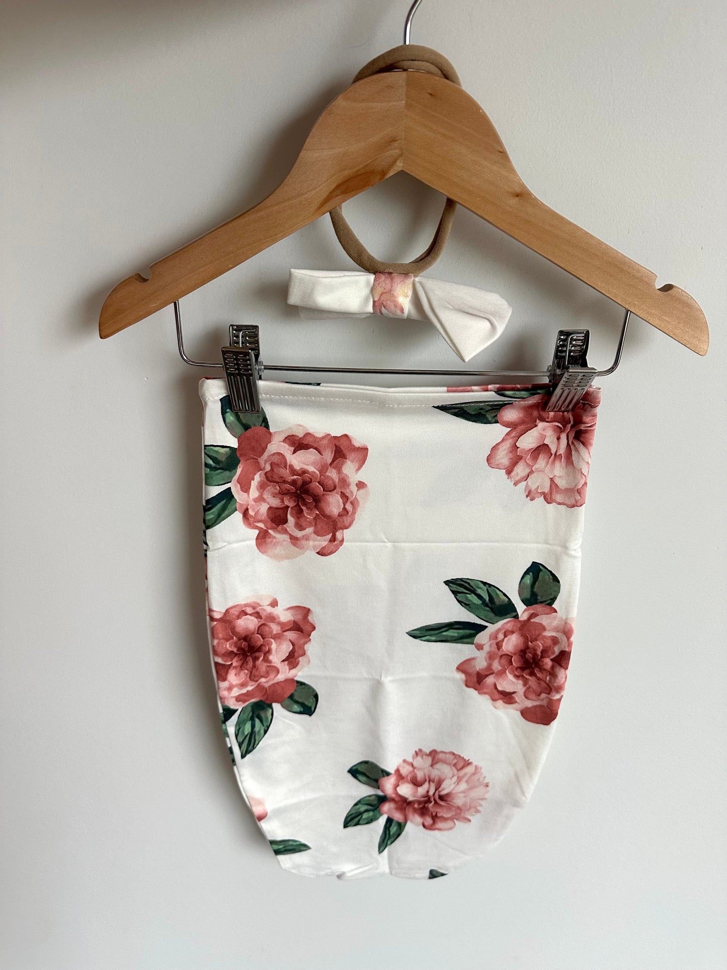 Rouge Swaddle Cocoon + Headband / 0-1m