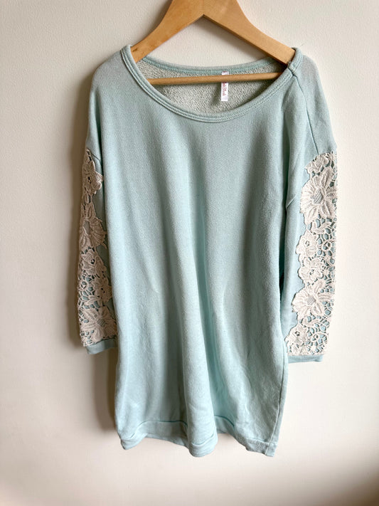 Maternity Lace Long Sleeve / Small