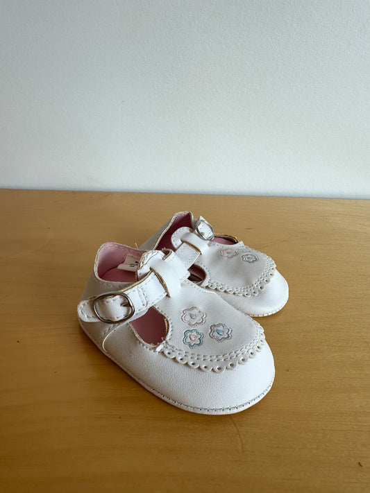 White Floral Velcro Shoes / Size 2 Infant
