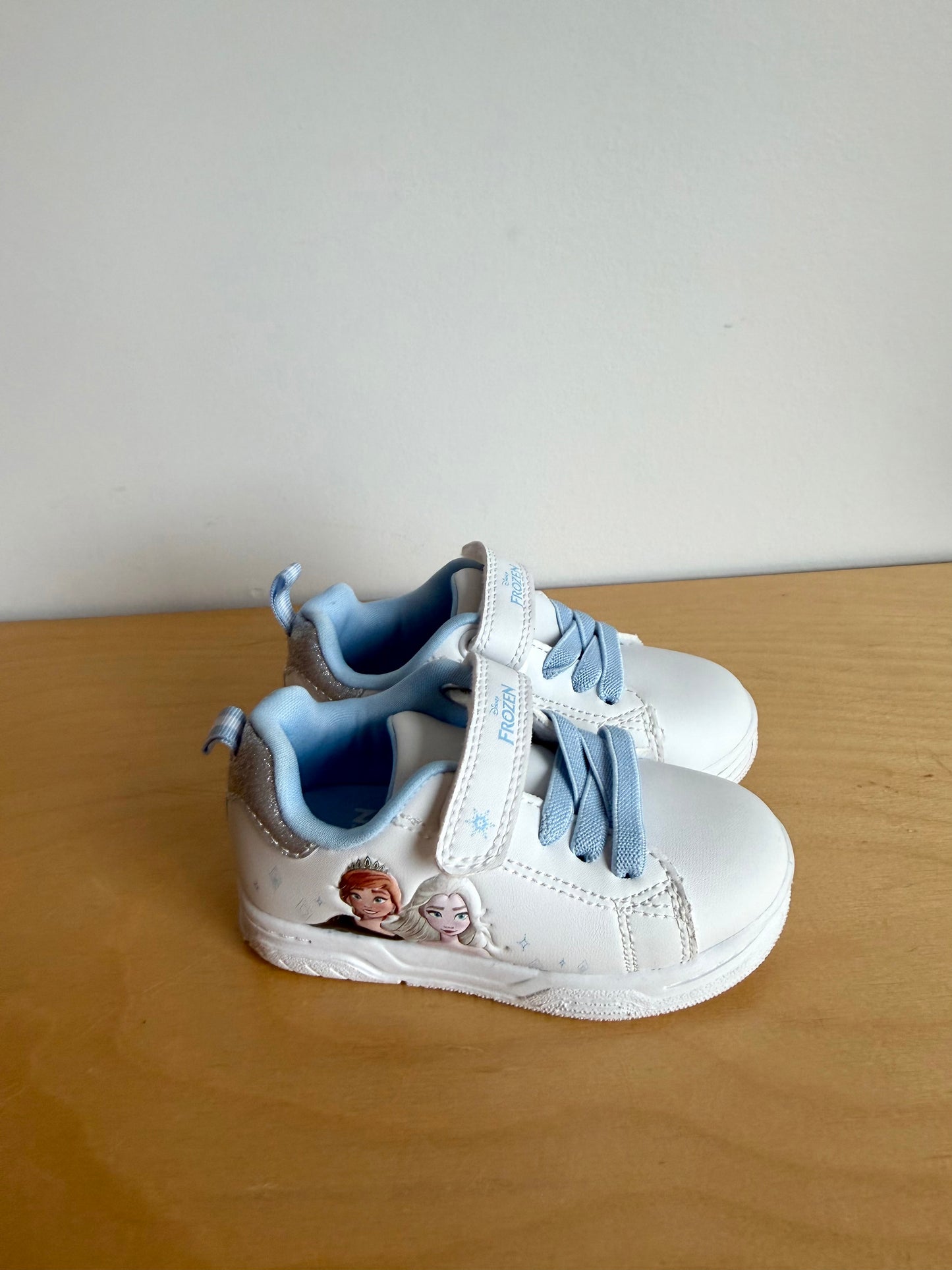 Frozen Velcro Runners / Size 7 Toddler