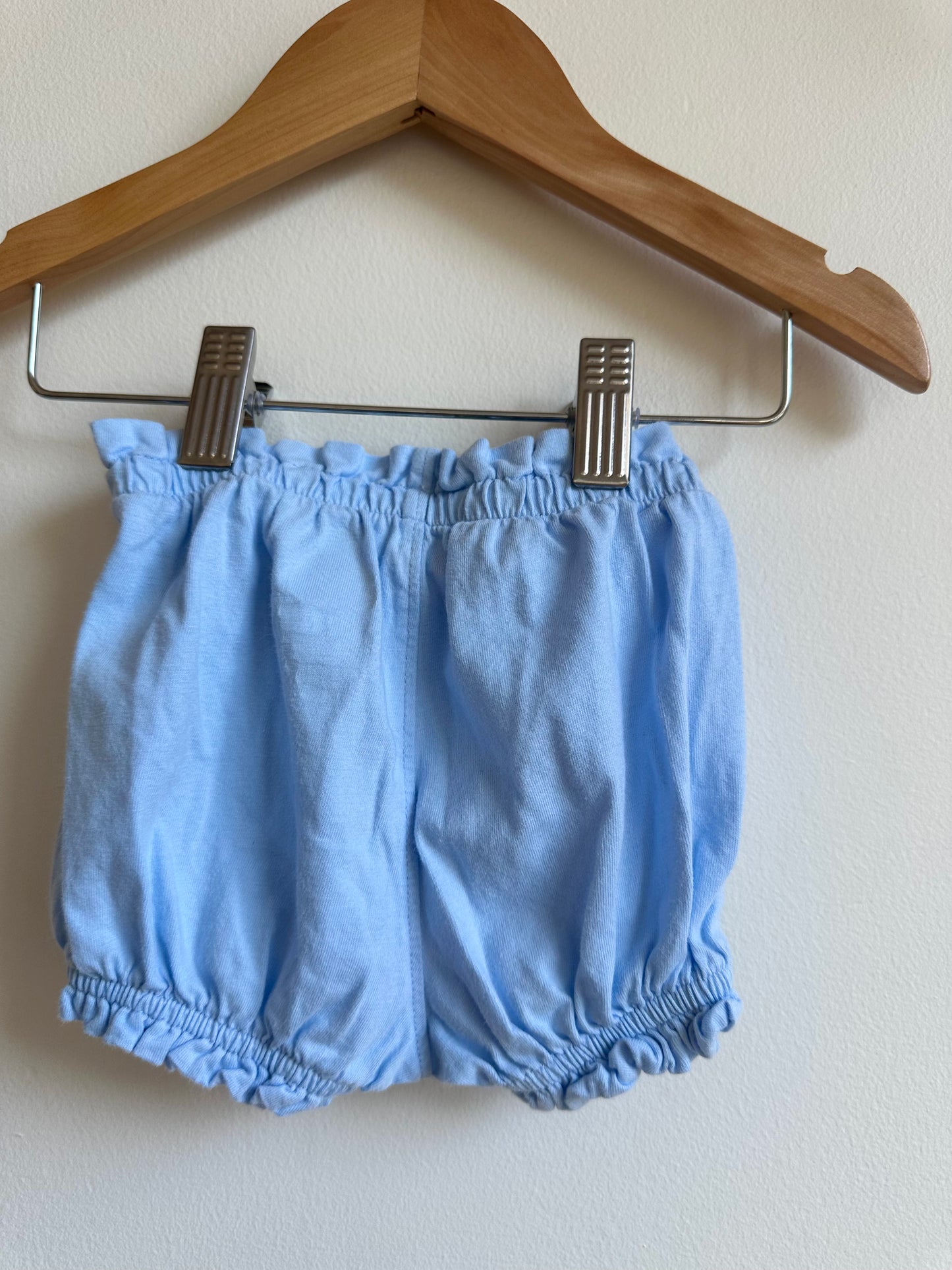 Periwinkle Ruffle Shorts / 3-6m