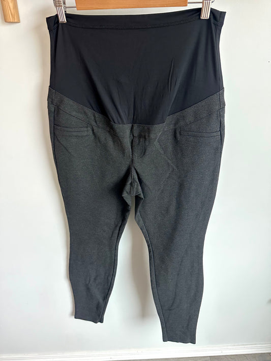 Stork & Babe Grey Maternity Pants / Large