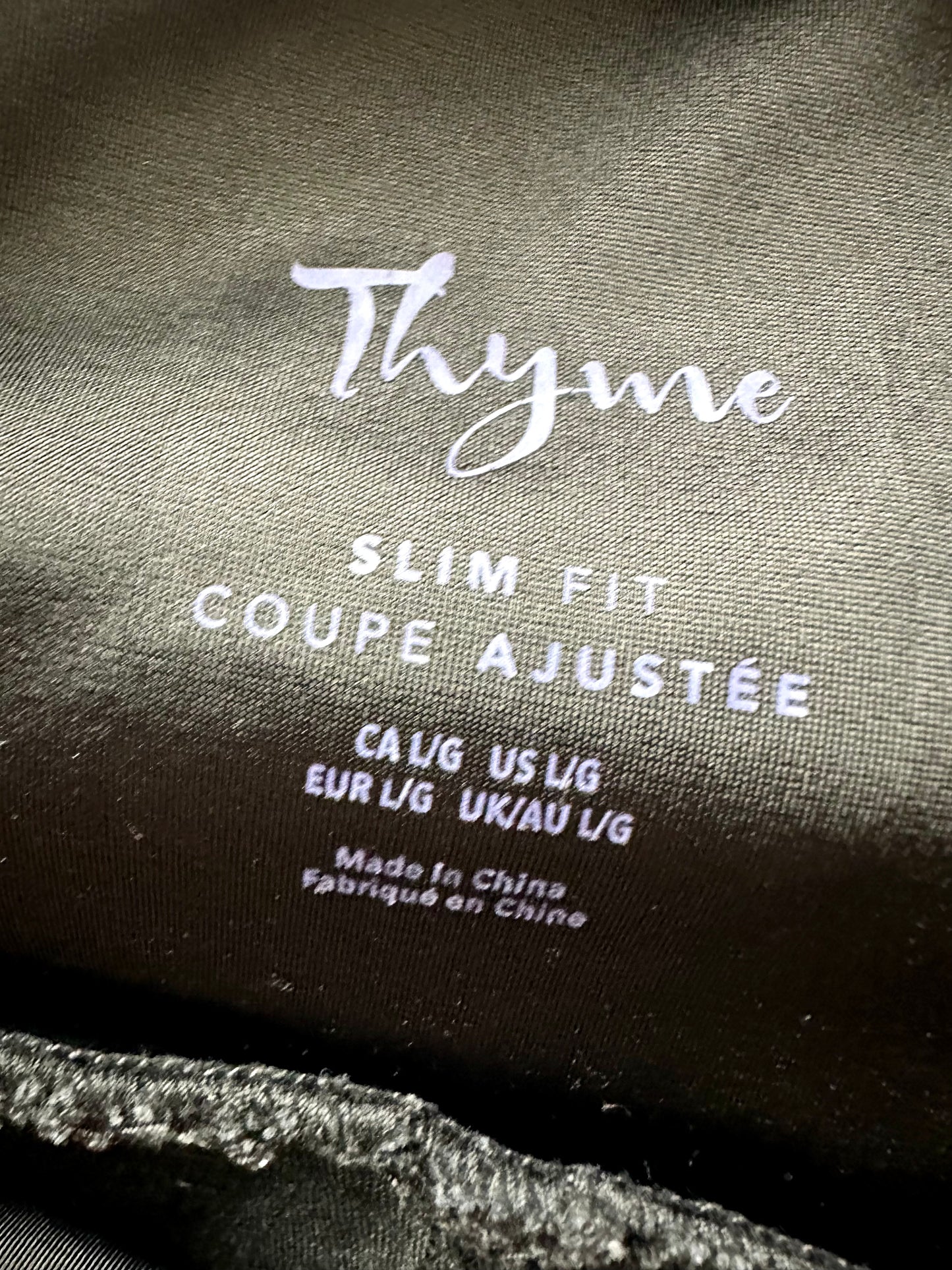 Slim Fit Dark Maternity Capri Pants / Large