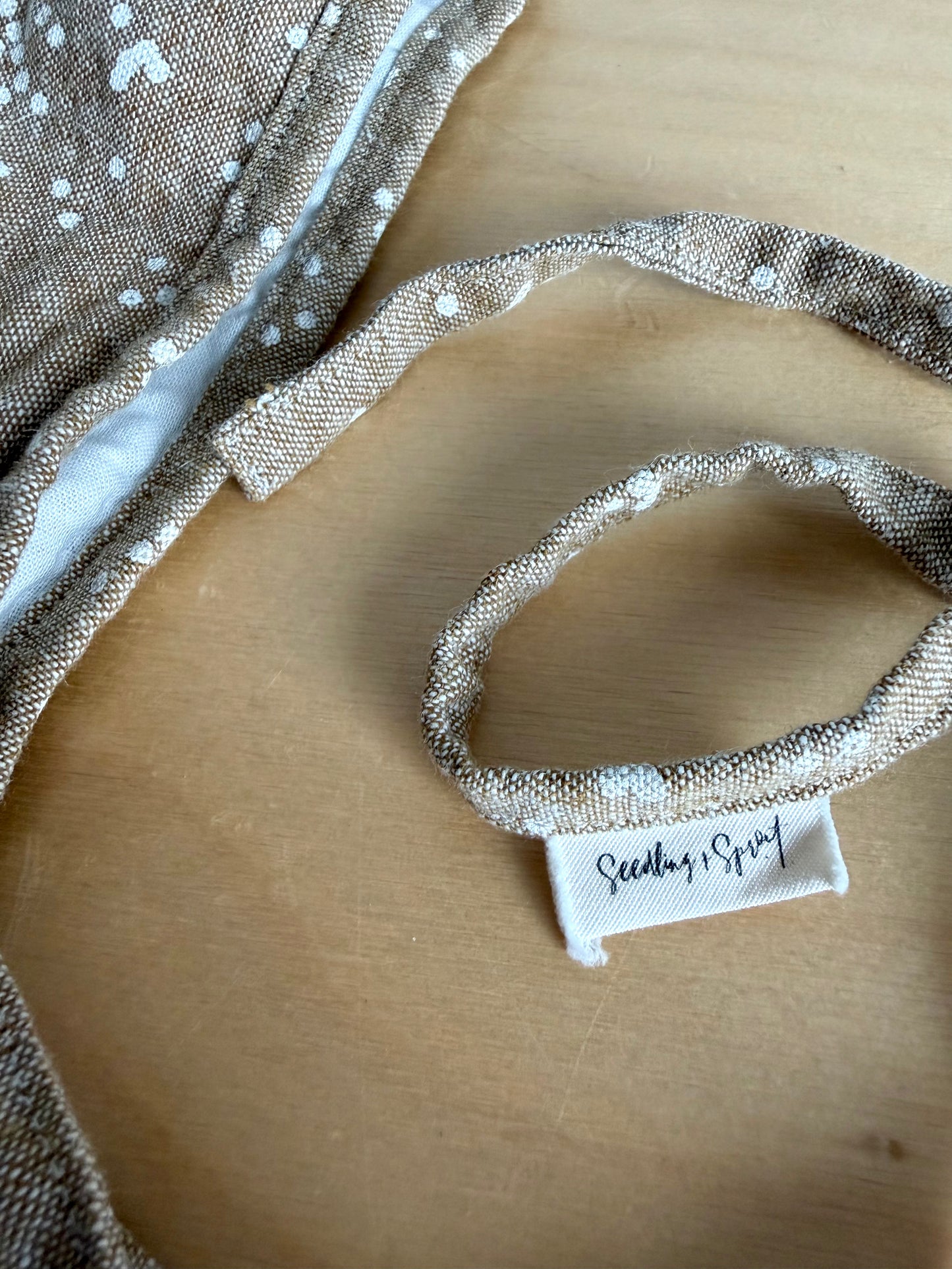 Seedling + Sprout Tan Speckled Bonnet / 3-6m