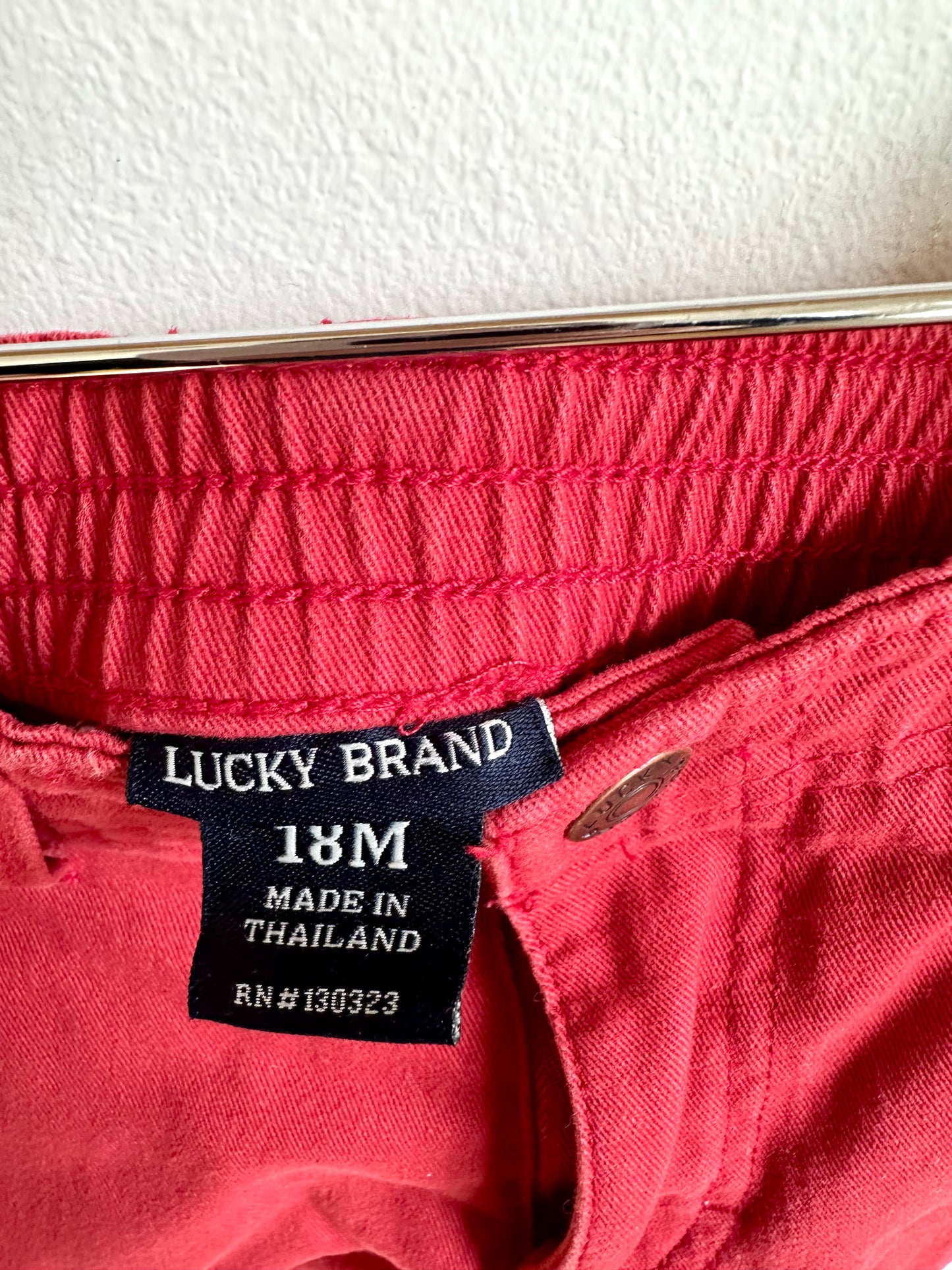 Lucky Red Shorts / 18m