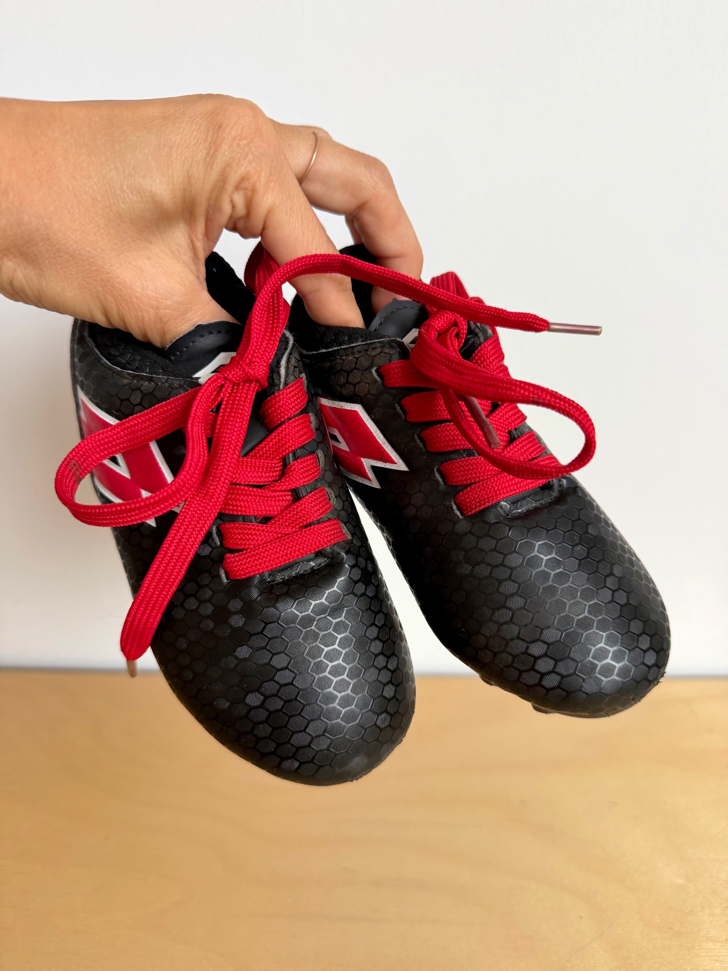 Lotto Red Laces Soccer Shoes / Size 8 Toddler
