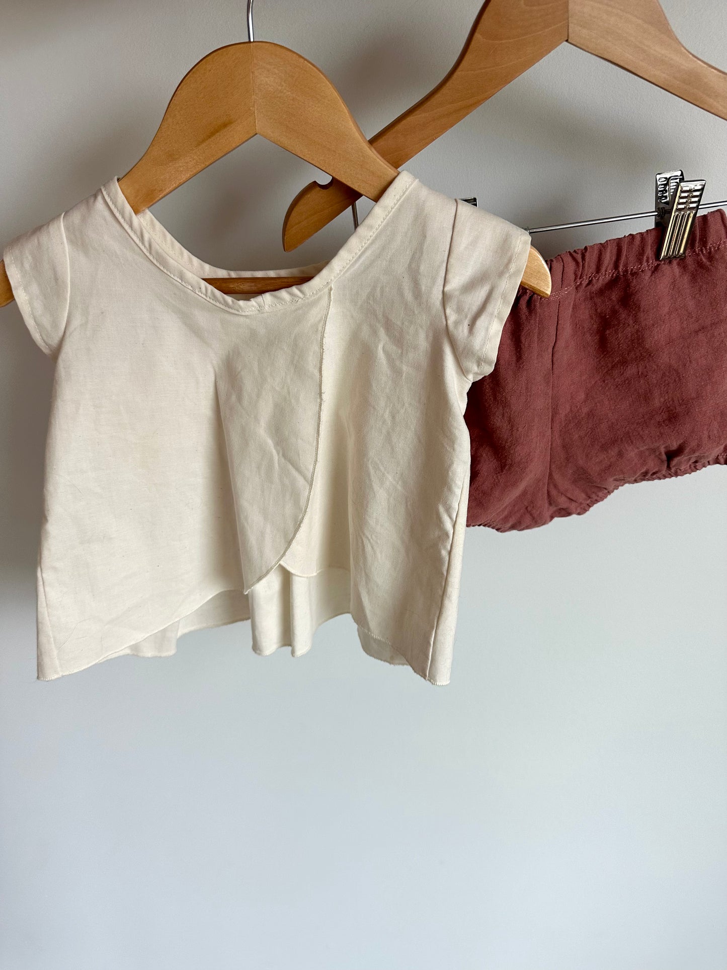 White Top + Crimson Shorts Set / 12-24m