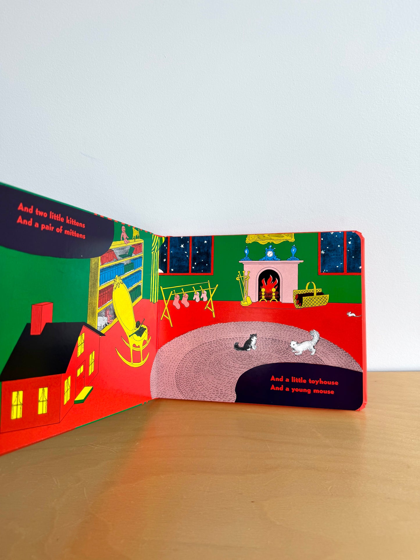 Goodnight Moon Board Book (No Shipping) / 0-3 years