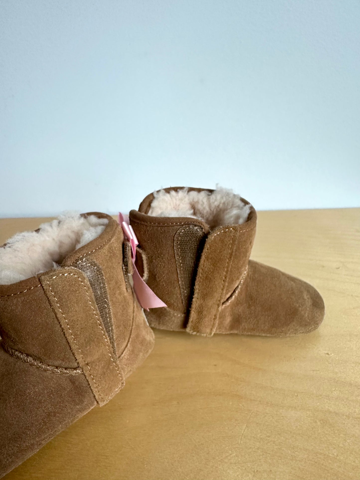 UGG Boots with Pink Bow / Size 4-5 Toddler