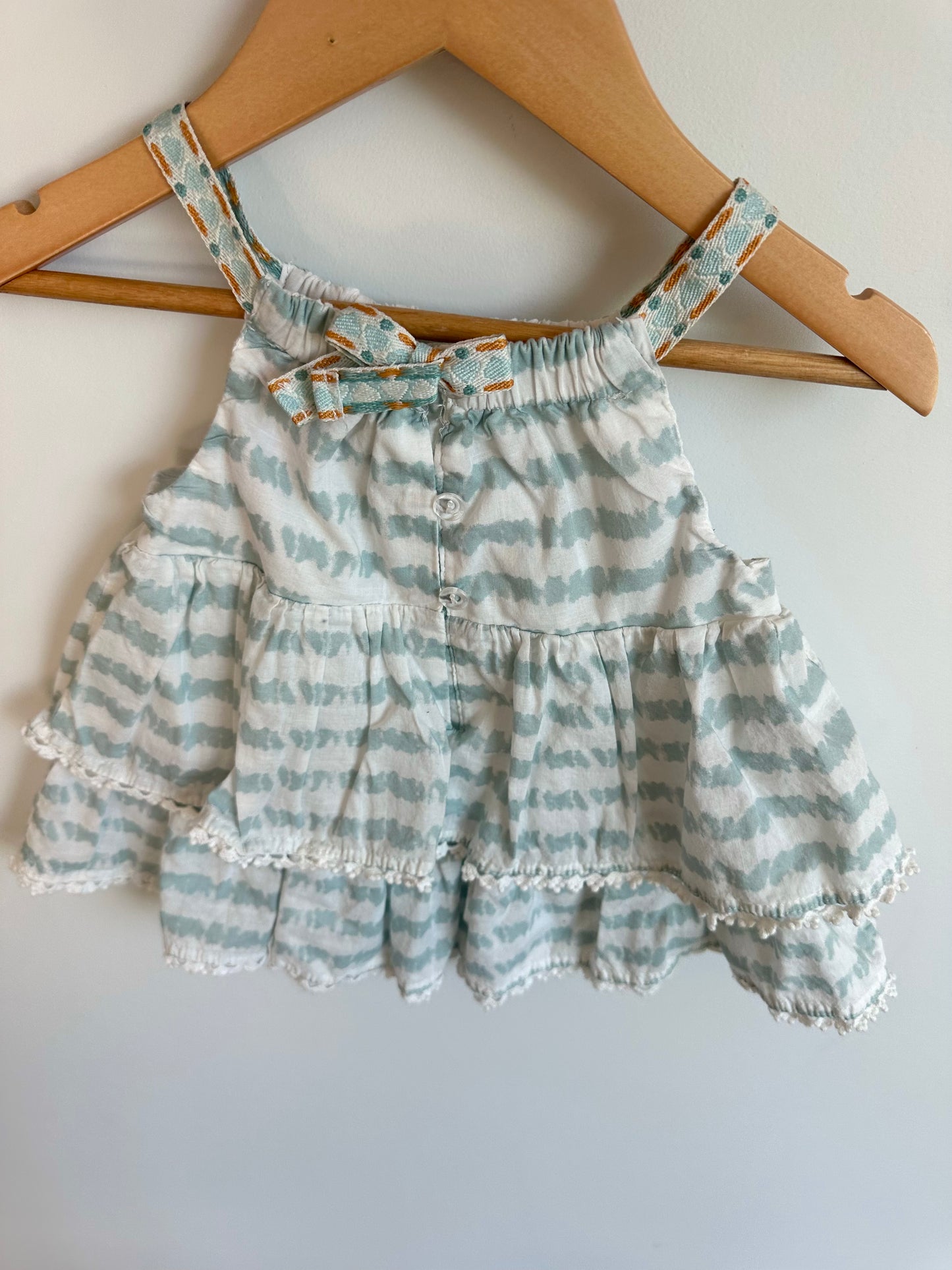 Tiered Sage and White Top / 2T