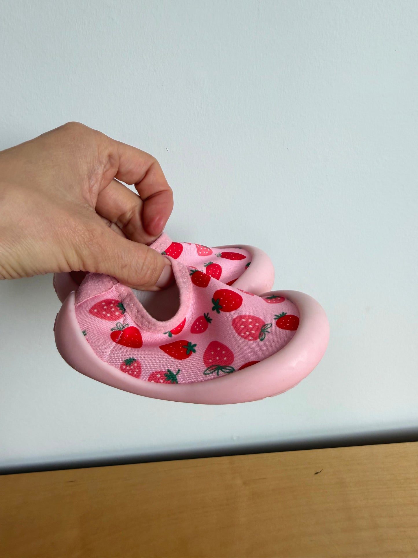 Jan & Jul Strawberry Water Shoes / Size 5 Toddler