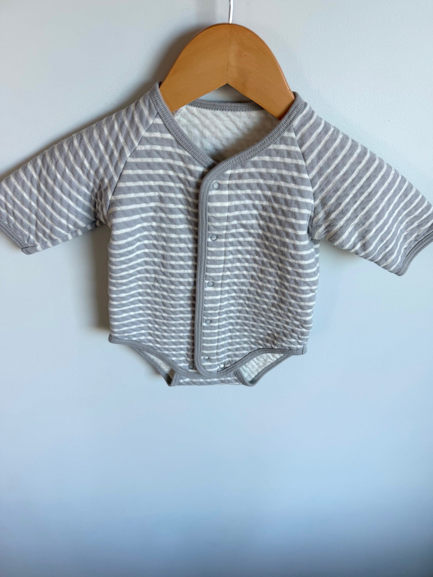 Striped Grey + White Thick Bodysuit / 6m