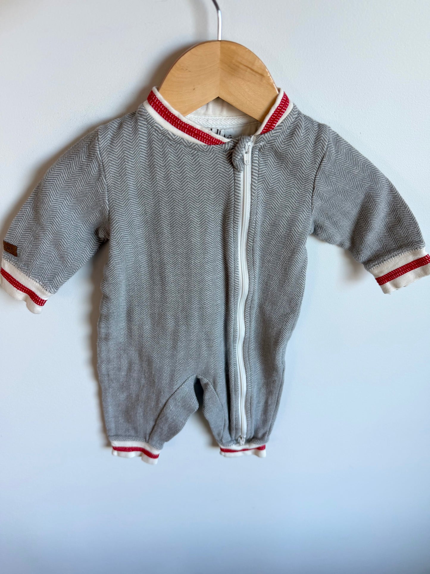 Grey with Red Trim Sleeper / 3-6m